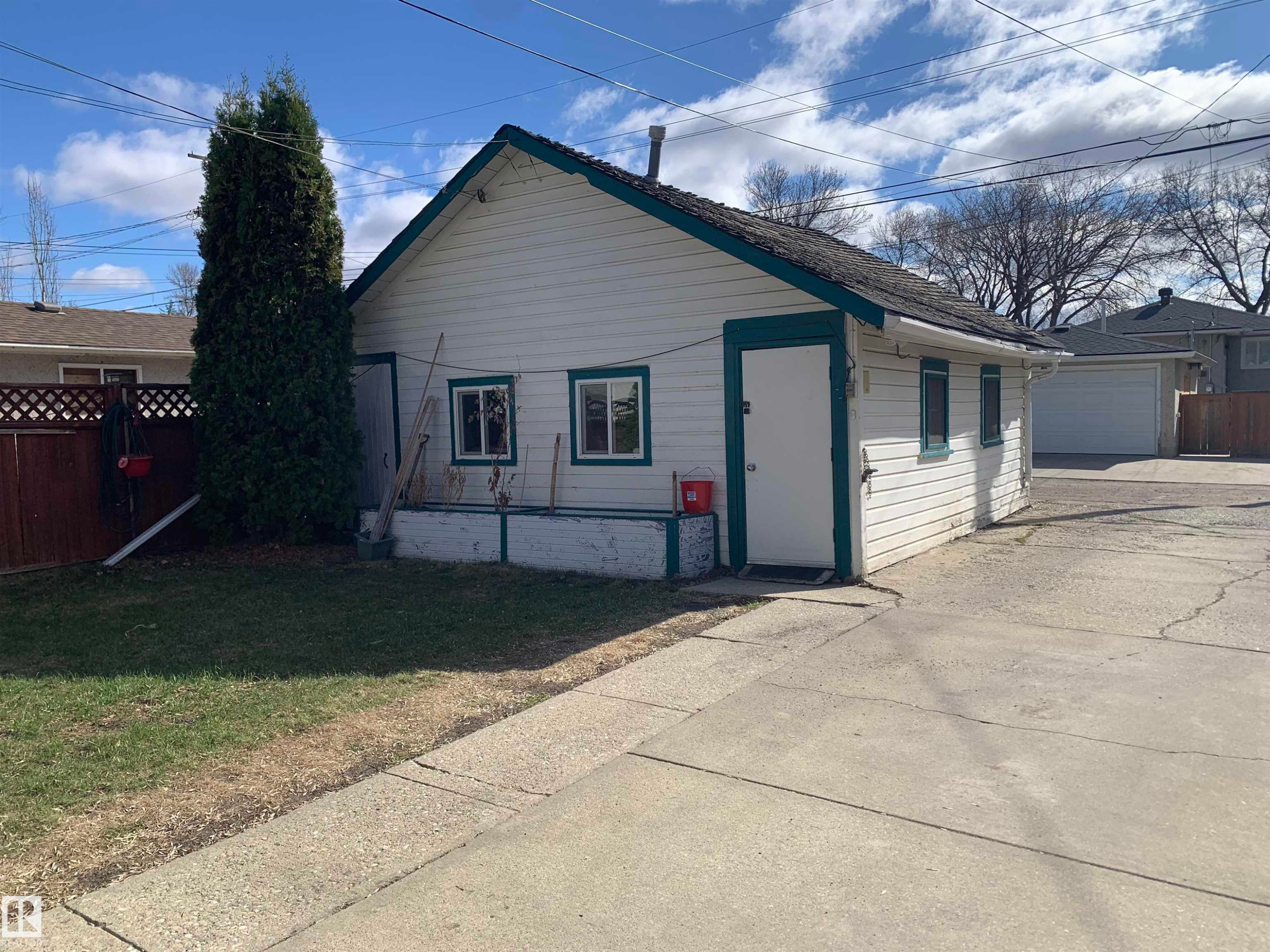 11305 89 Street, Edmonton, AB - Outdoor