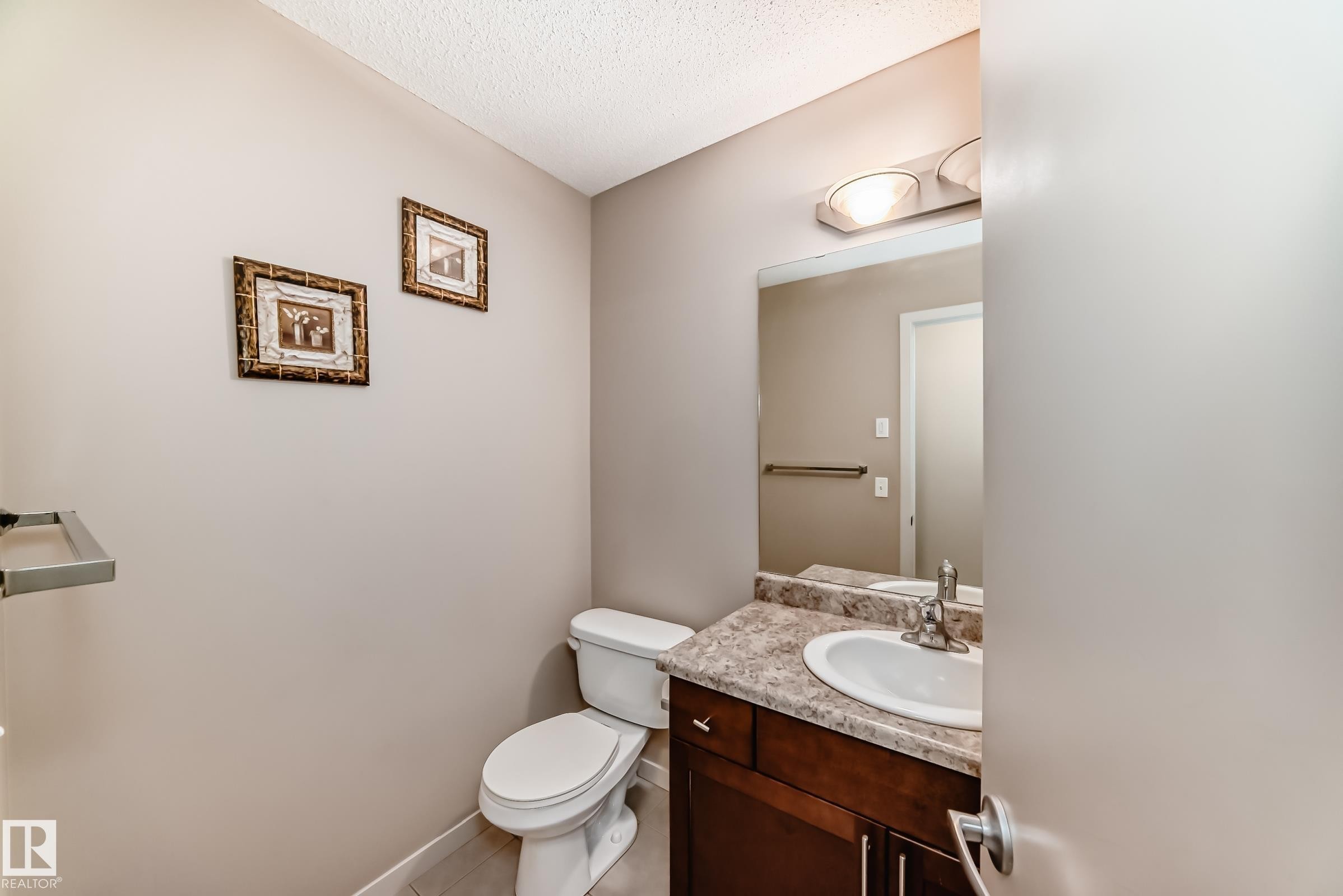 17304 73 Street, Edmonton, AB - Indoor Photo Showing Bathroom