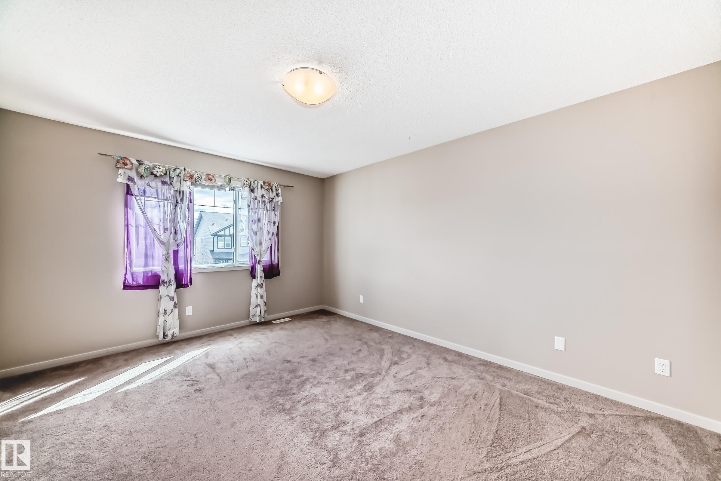 17304 73 Street, Edmonton, AB - Indoor Photo Showing Other Room
