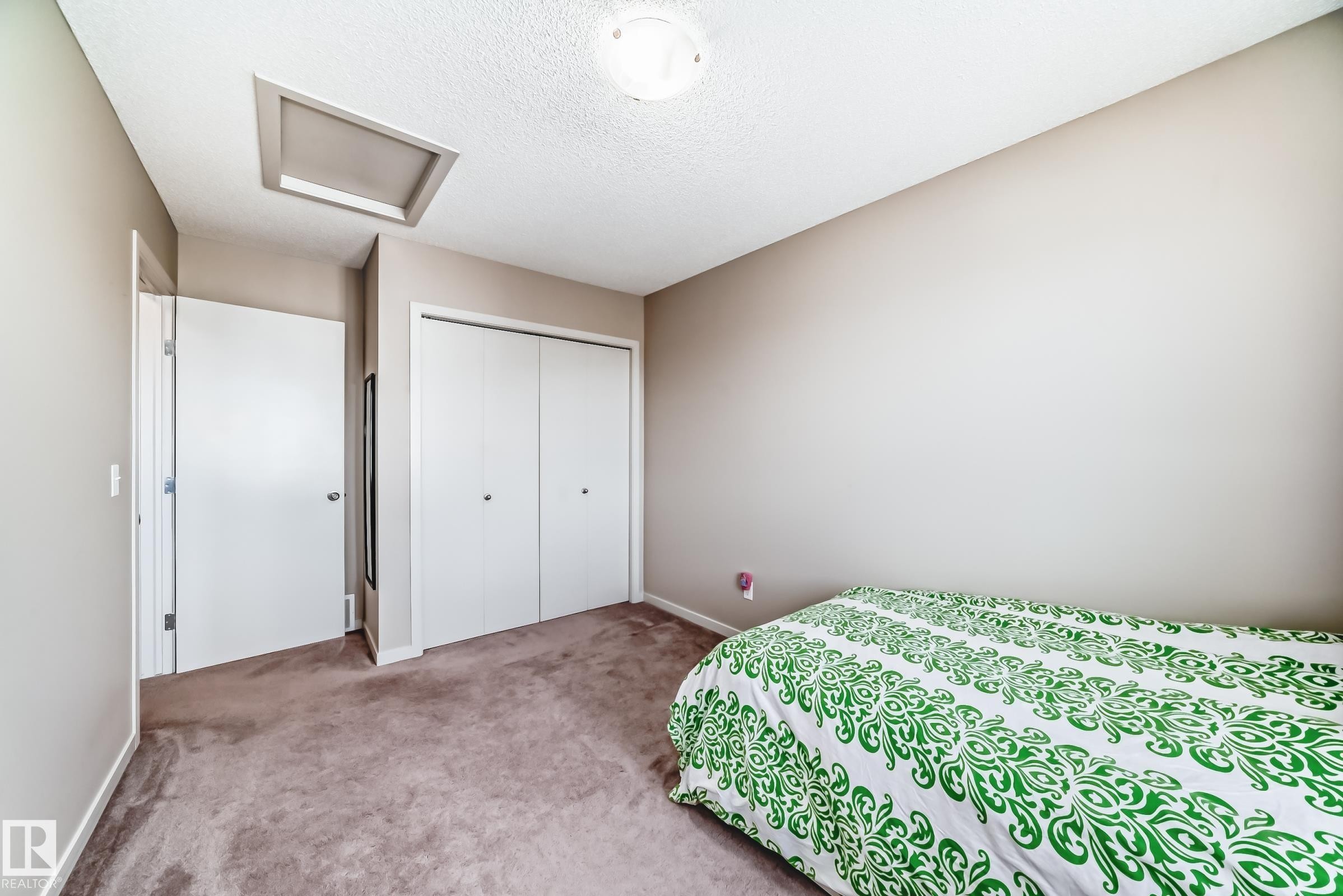 17304 73 Street, Edmonton, AB - Indoor Photo Showing Bedroom