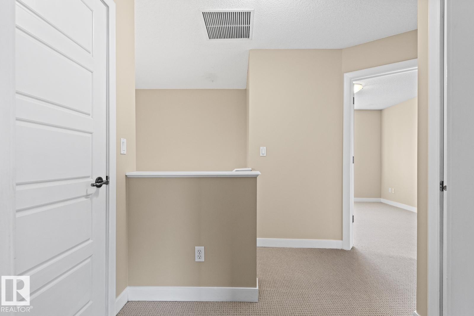 39 13825 155 Avenue, Edmonton, AB - Indoor Photo Showing Other Room