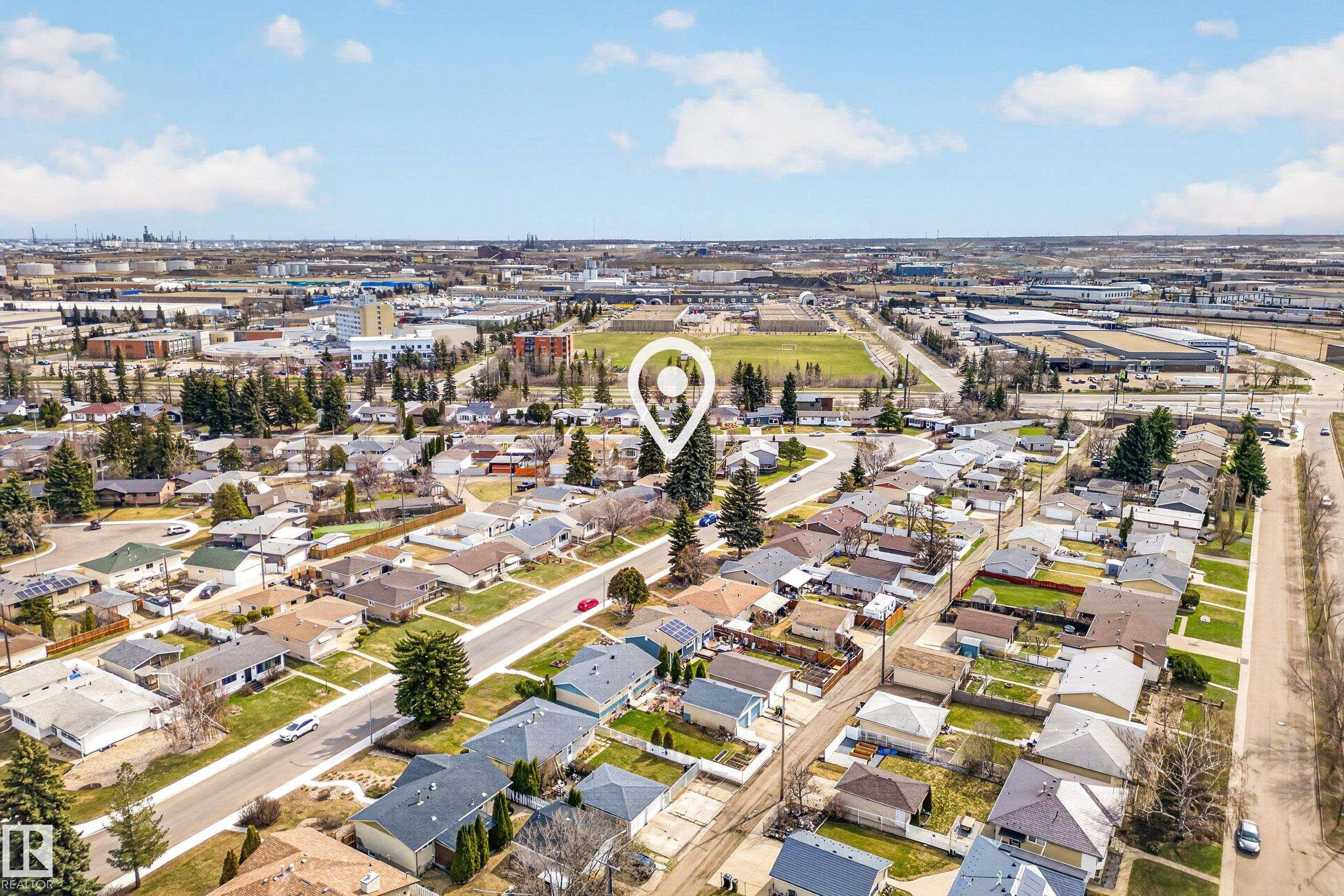 Aerial perspective of an established residential neighborhood featuring single-story homes with pitched roofs - 5304 90A Avenue, Edmonton, AB - Outdoor With View