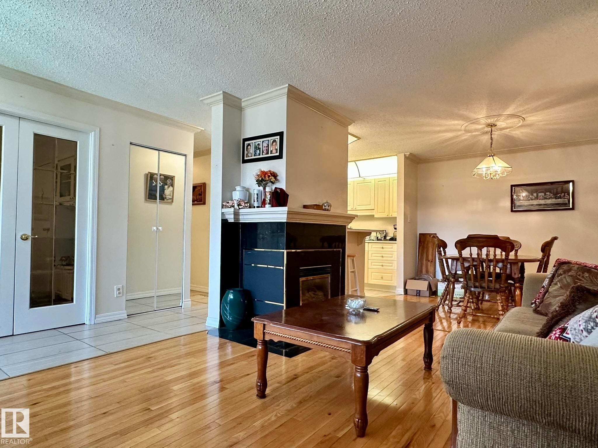 2304 151 Avenue, Edmonton, AB - Indoor Photo Showing Living Room