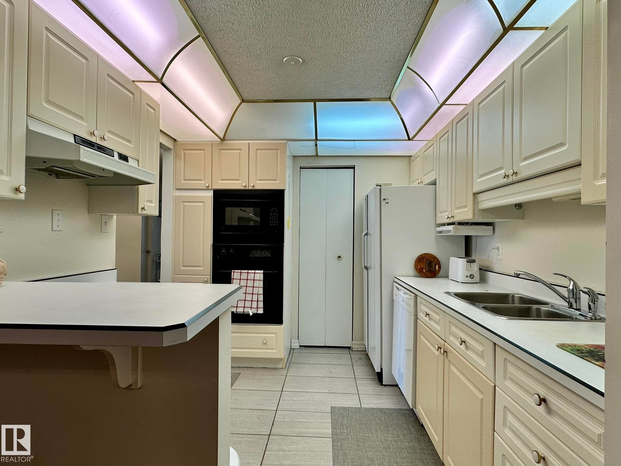 2304 151 Avenue, Edmonton, AB - Indoor Photo Showing Kitchen With Double Sink
