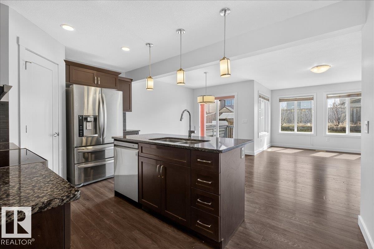 20315 43 Avenue, Edmonton, AB - Indoor Photo Showing Kitchen With Stainless Steel Kitchen With Upgraded Kitchen