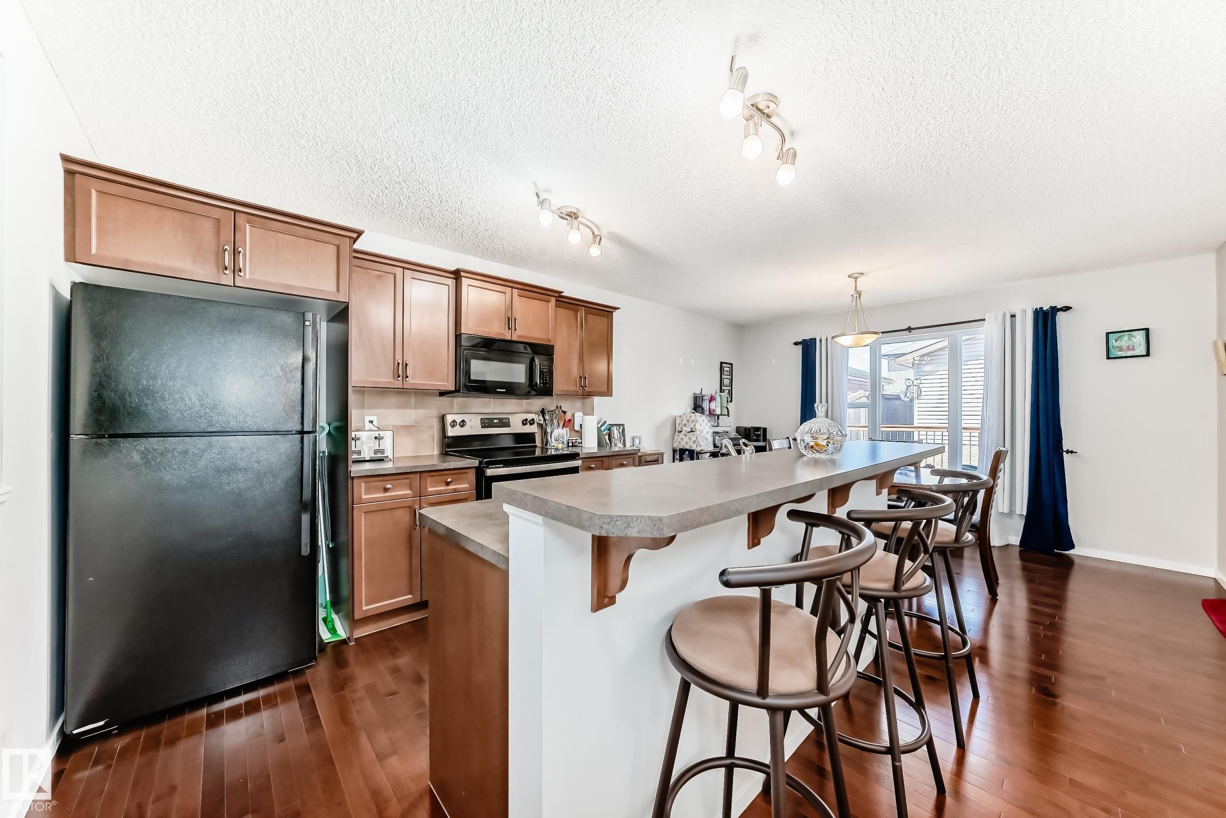 115 60 Street, Edmonton, AB - Indoor Photo Showing Kitchen