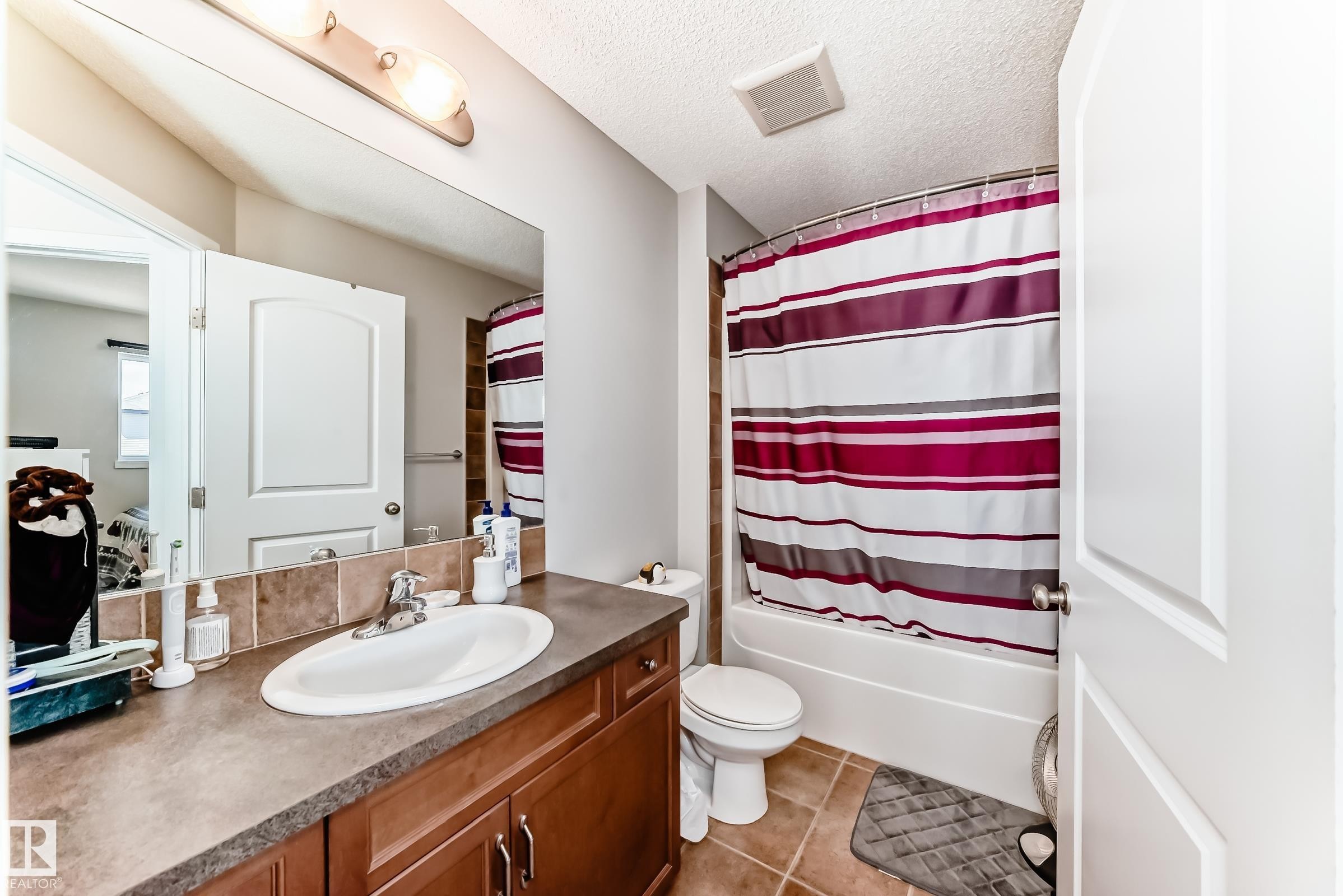 115 60 Street, Edmonton, AB - Indoor Photo Showing Bathroom