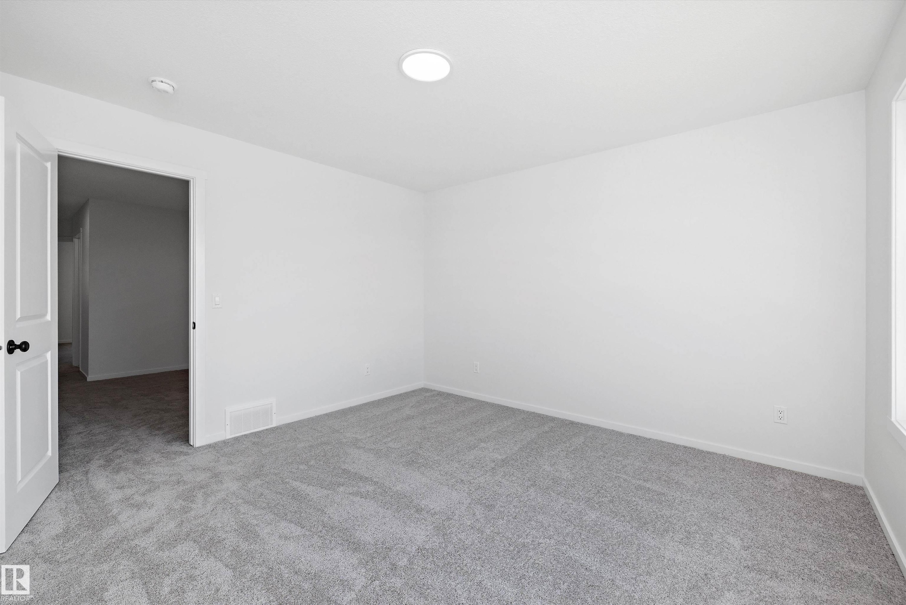 5458 Hawthorn Run, Edmonton, AB - Indoor Photo Showing Other Room