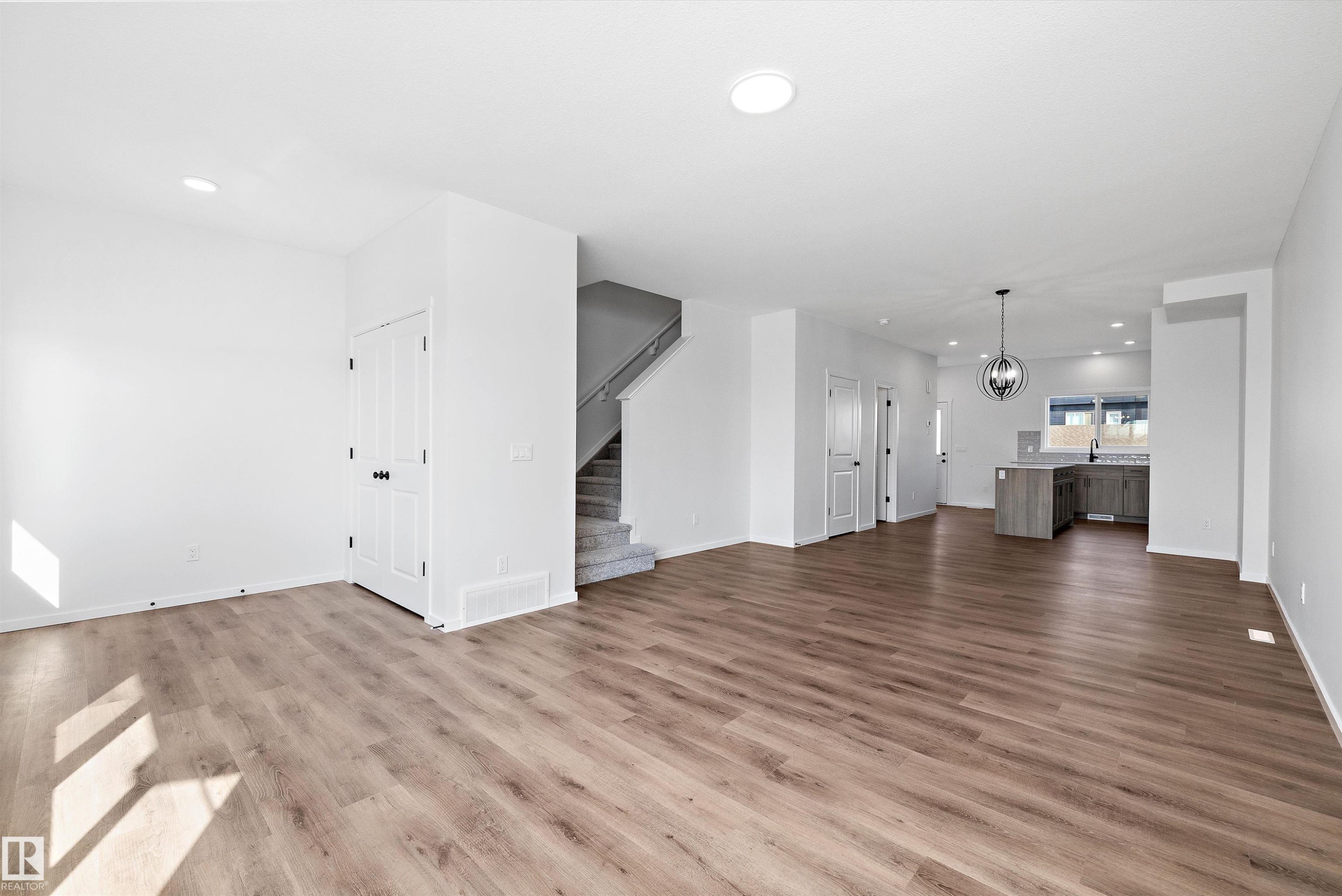 5458 Hawthorn Run, Edmonton, AB - Indoor