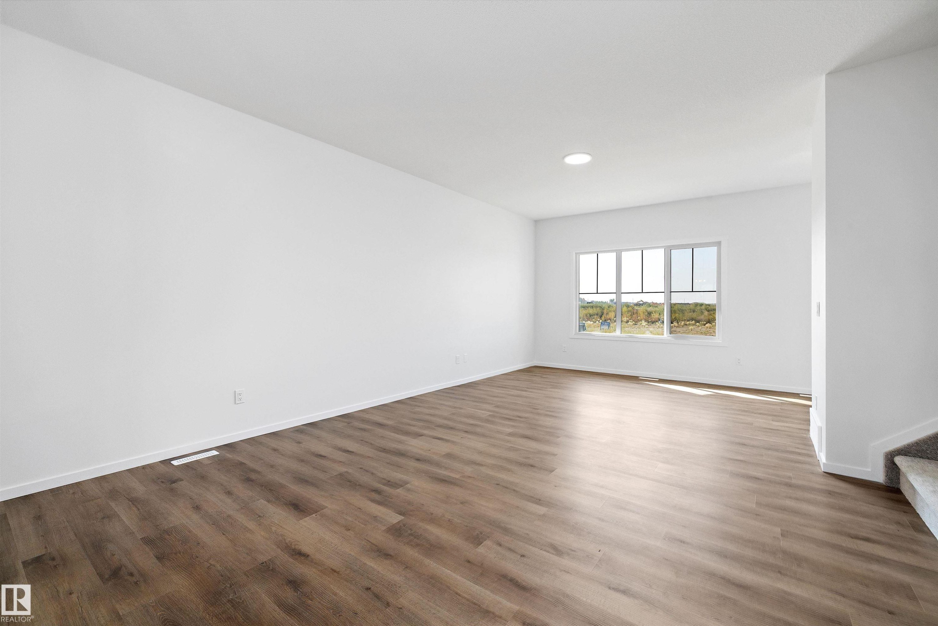 5458 Hawthorn Run, Edmonton, AB - Indoor