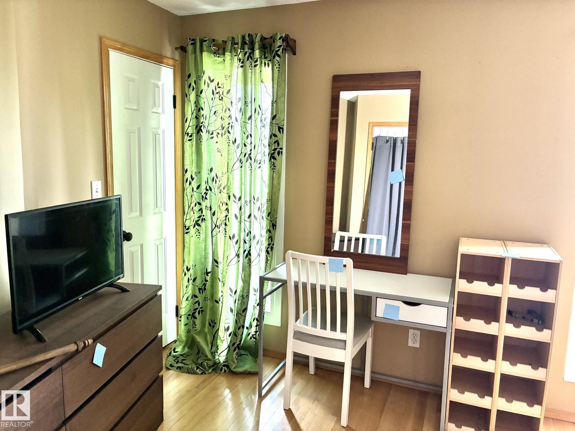 1248 48 Street, Edmonton, AB - Indoor
