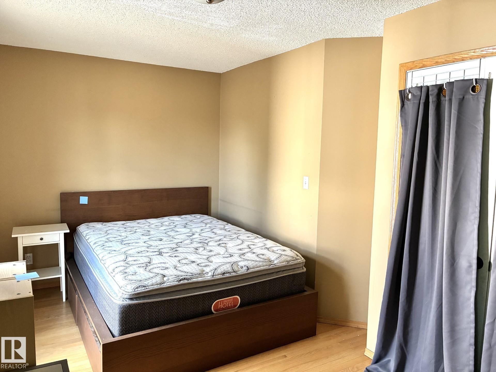 1248 48 Street, Edmonton, AB - Indoor Photo Showing Bedroom