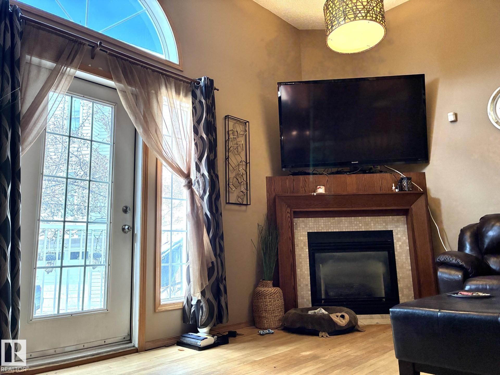 1248 48 Street, Edmonton, AB - Indoor With Fireplace