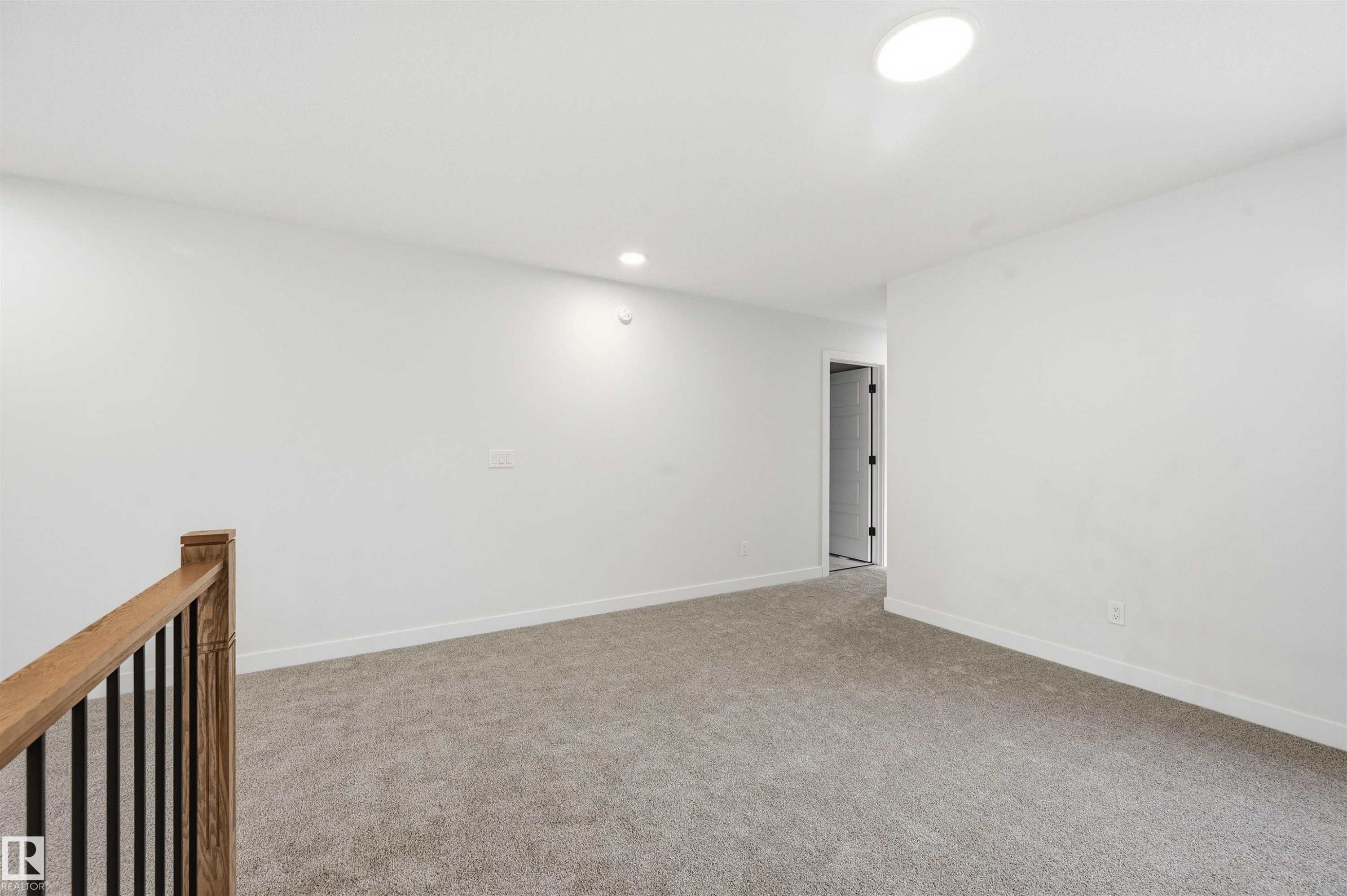 3218 Dixon Way, Edmonton, AB - Indoor Photo Showing Other Room