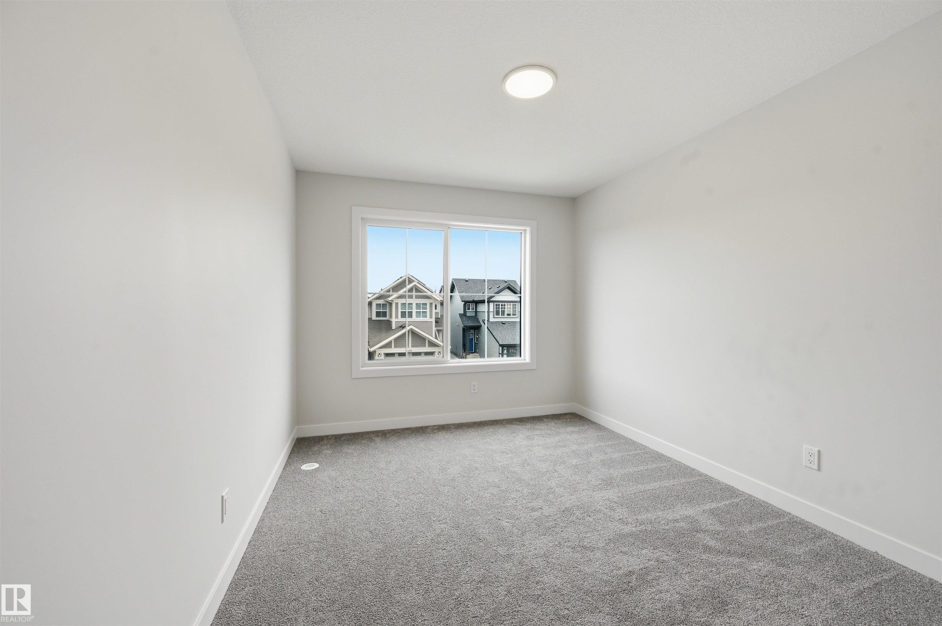 3218 Dixon Way, Edmonton, AB - Indoor Photo Showing Other Room