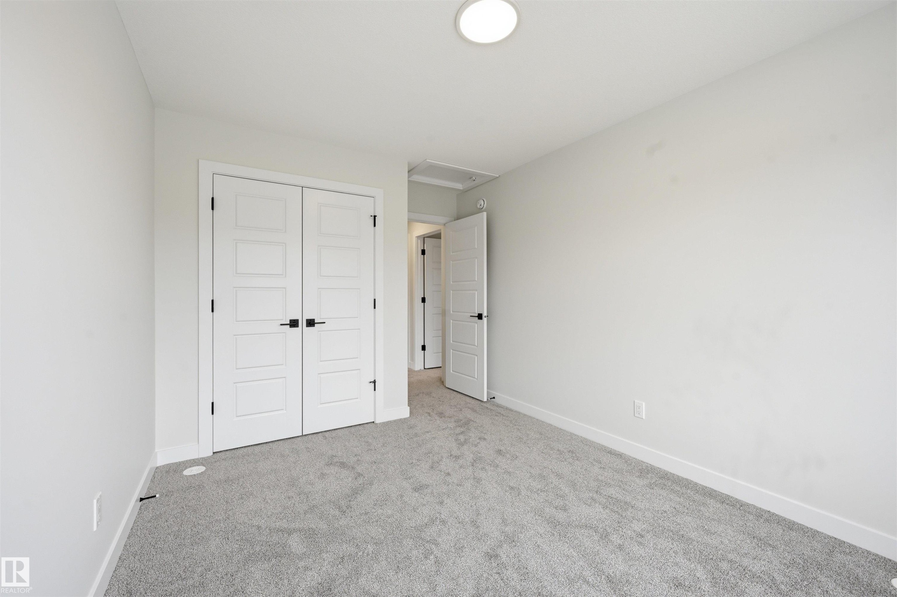 3218 Dixon Way, Edmonton, AB - Indoor Photo Showing Other Room