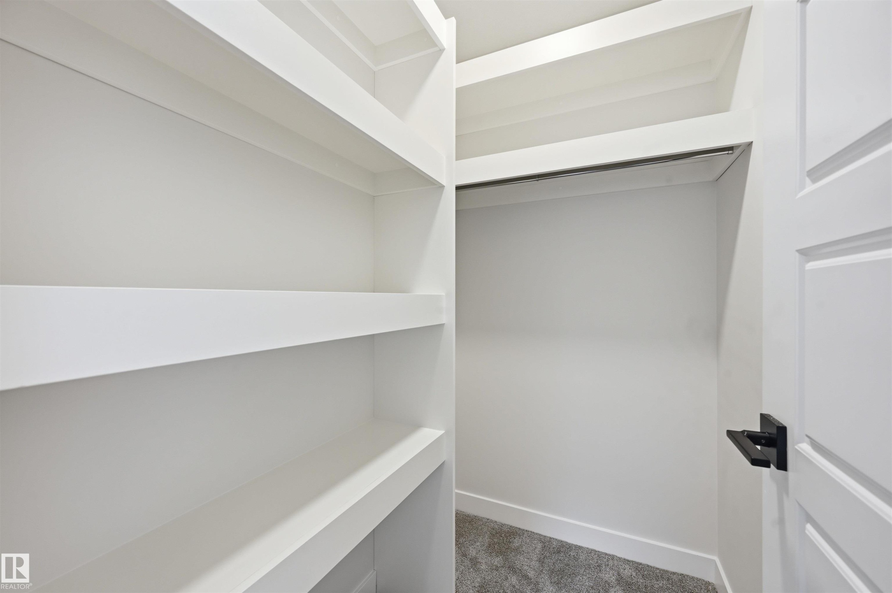3218 Dixon Way, Edmonton, AB - Indoor