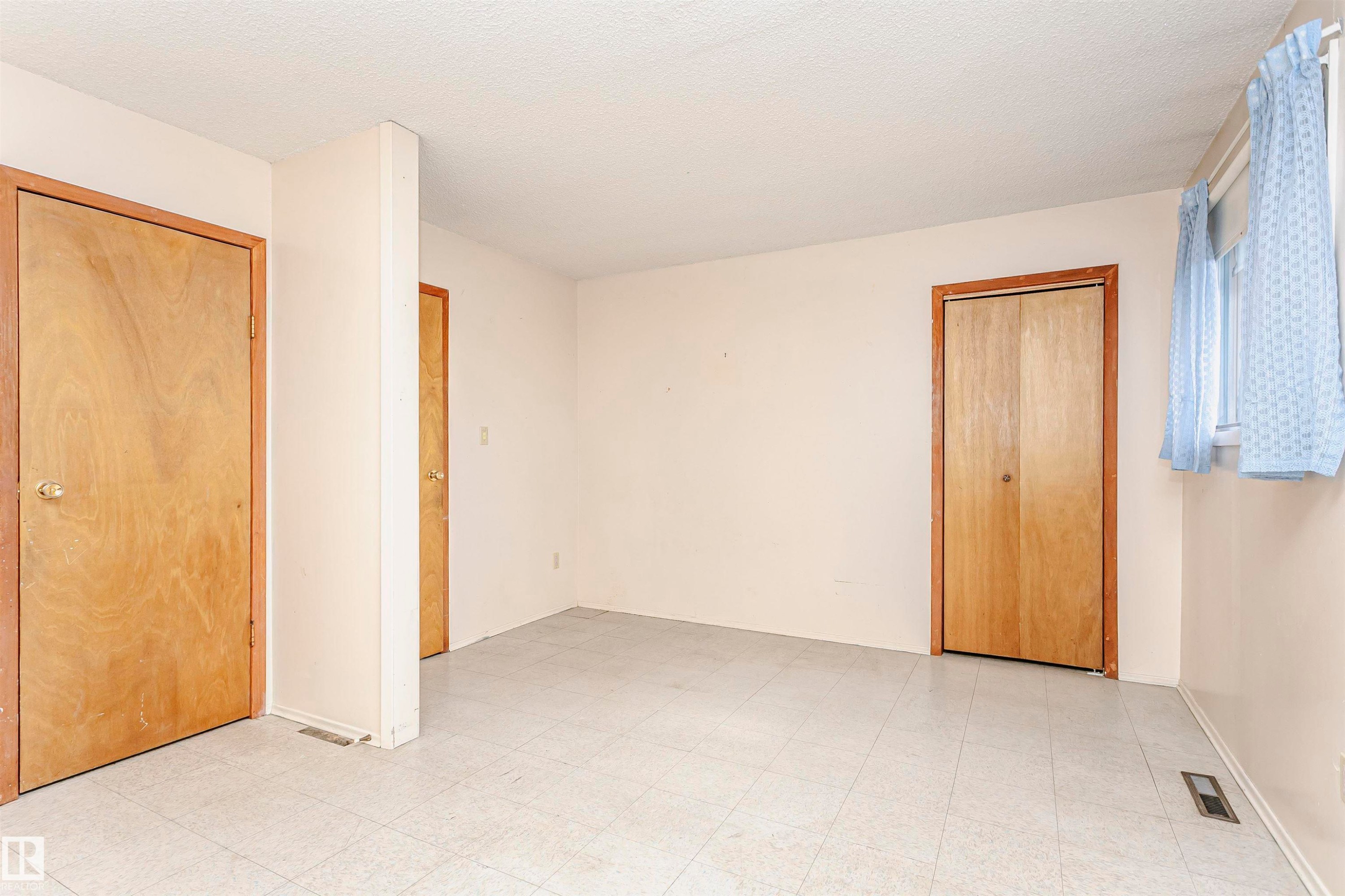 5041 48 Avenue, Bon Accord, AB - Indoor Photo Showing Other Room