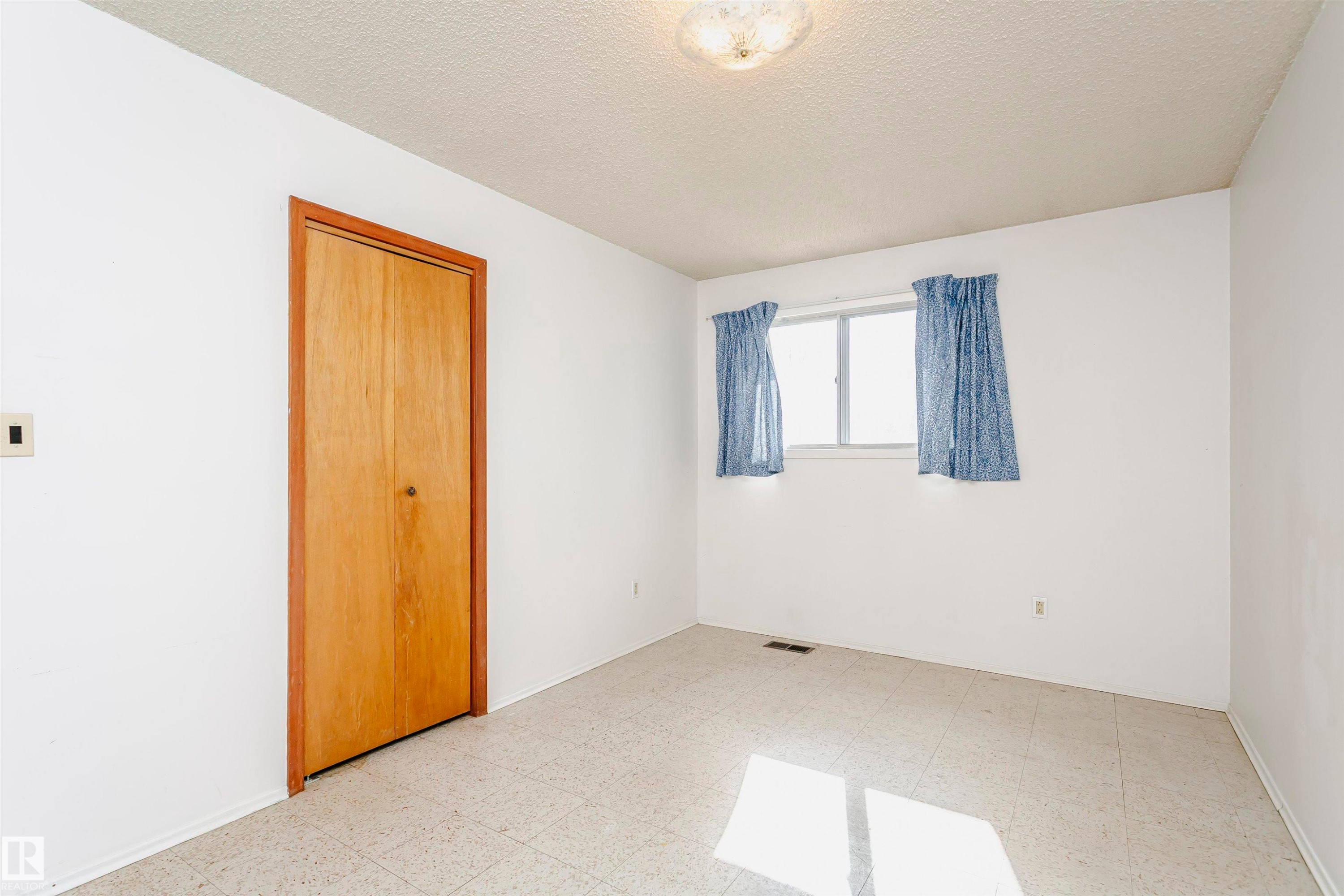 5041 48 Avenue, Bon Accord, AB - Indoor Photo Showing Other Room
