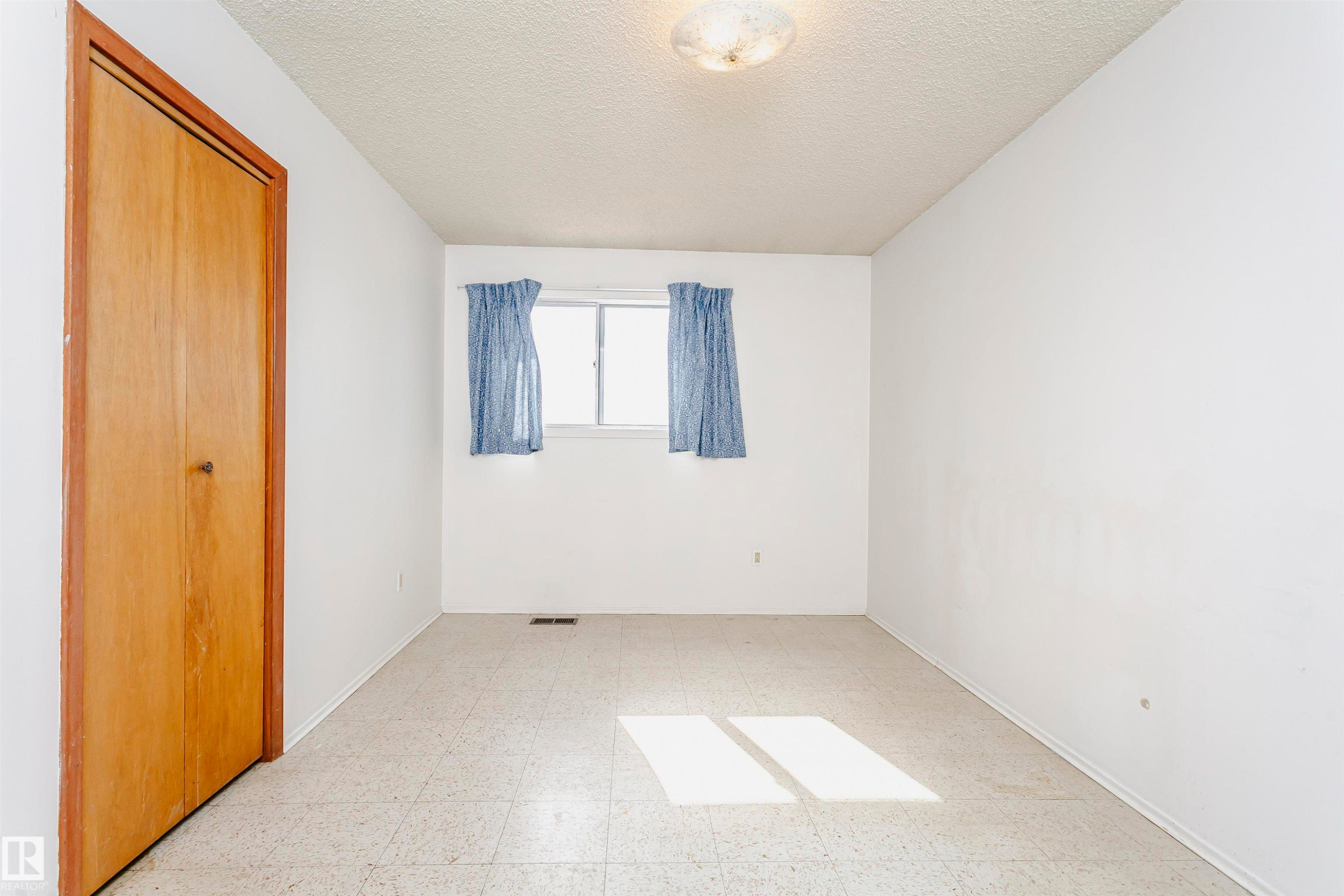 5041 48 Avenue, Bon Accord, AB - Indoor Photo Showing Other Room