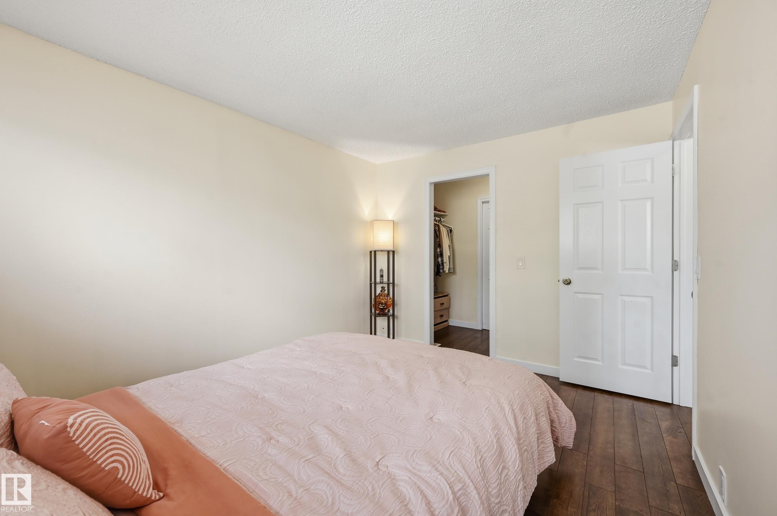 18424 96A Avenue, Edmonton, AB - Indoor Photo Showing Bedroom