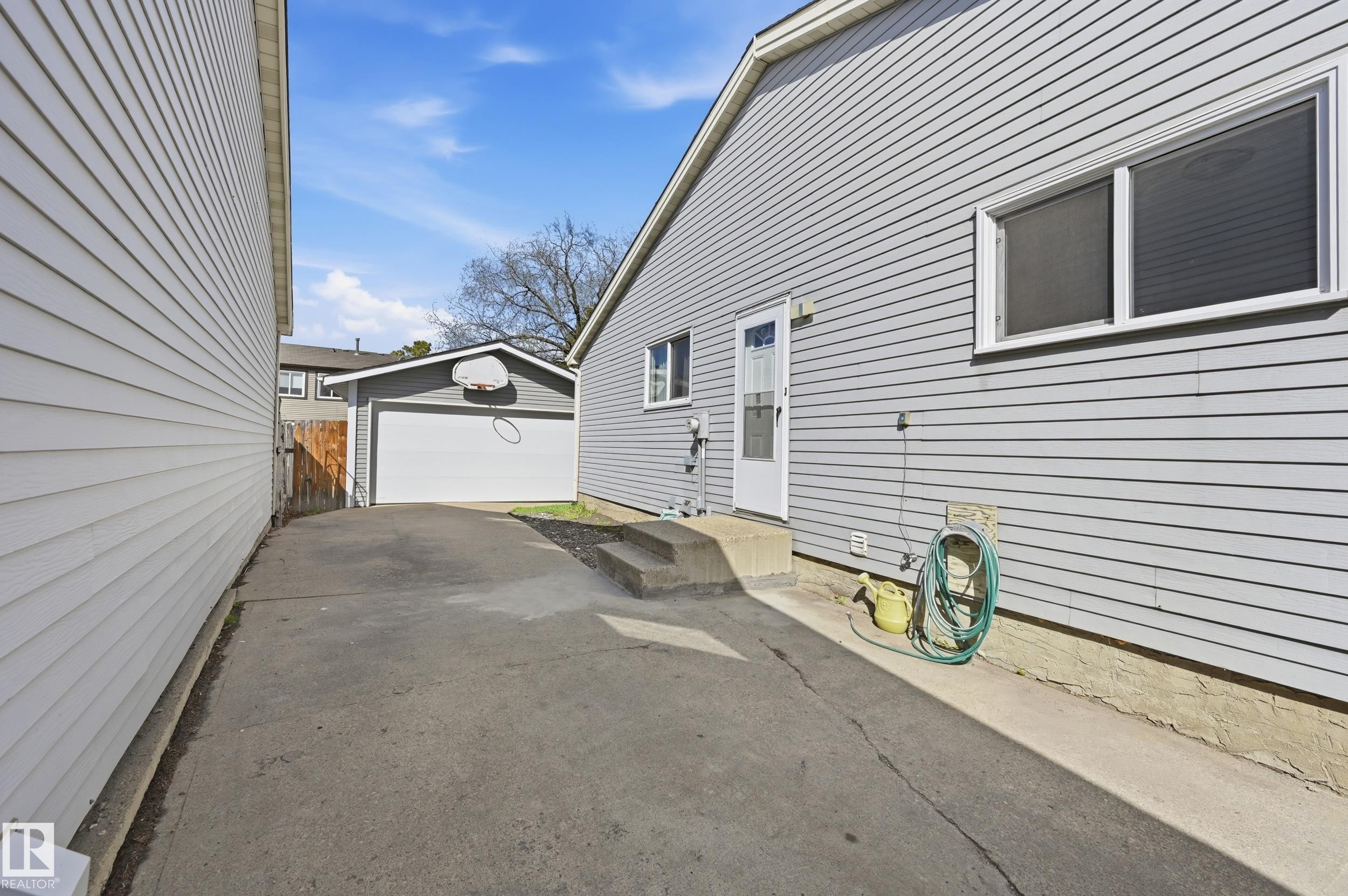 18424 96A Avenue, Edmonton, AB - Outdoor With Exterior