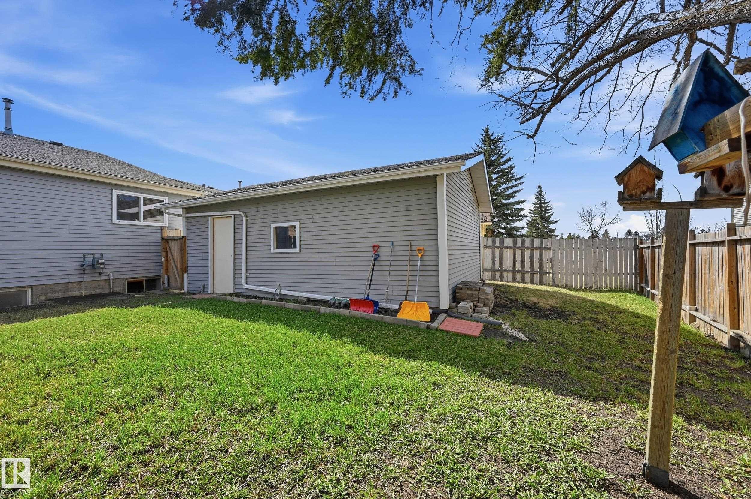 18424 96A Avenue, Edmonton, AB - Outdoor