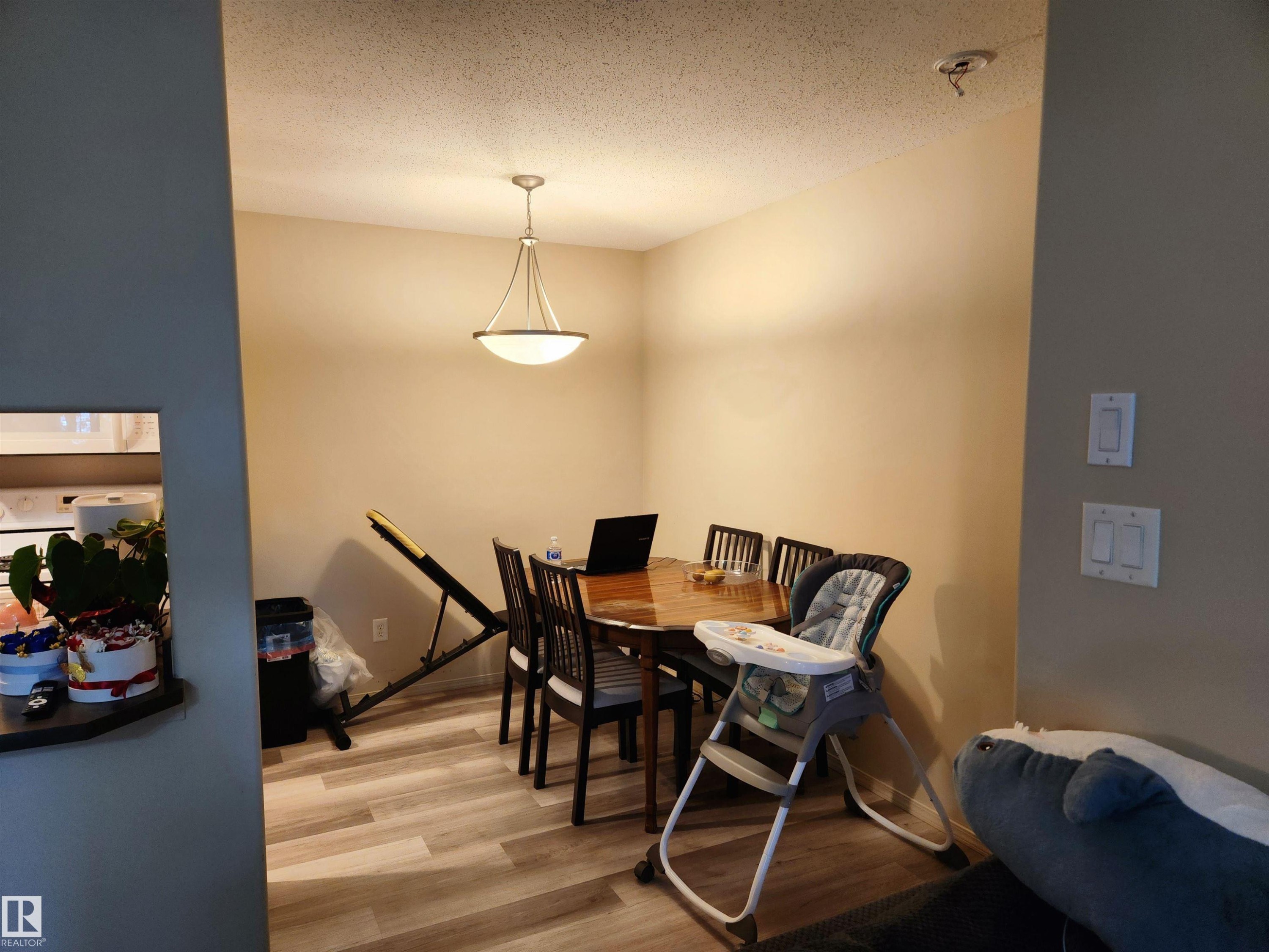 #125 2098 Blackmud Creek Dr Sw, Edmonton, AB - Indoor Photo Showing Dining Room