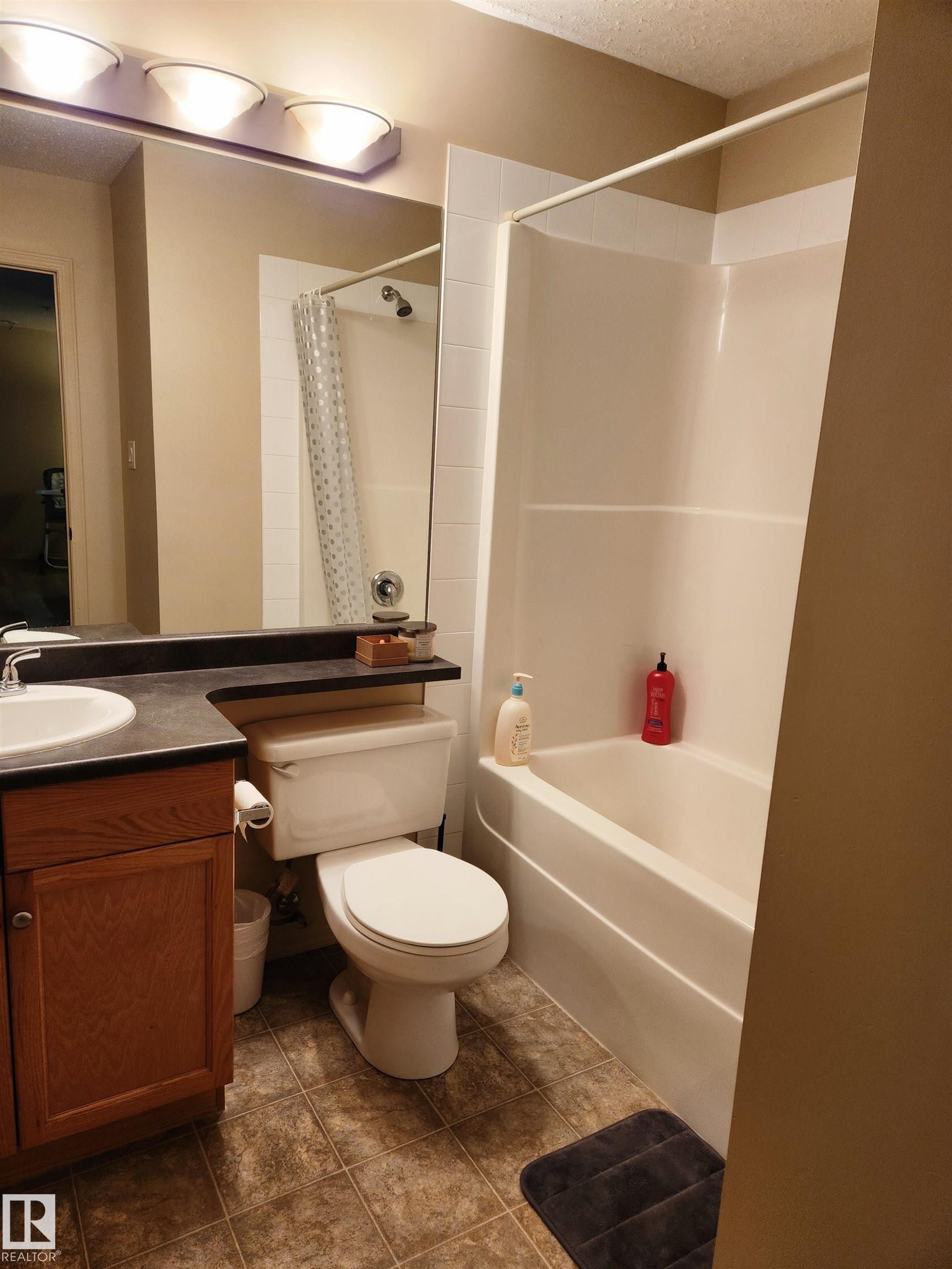 #125 2098 Blackmud Creek Dr Sw, Edmonton, AB - Indoor Photo Showing Bathroom