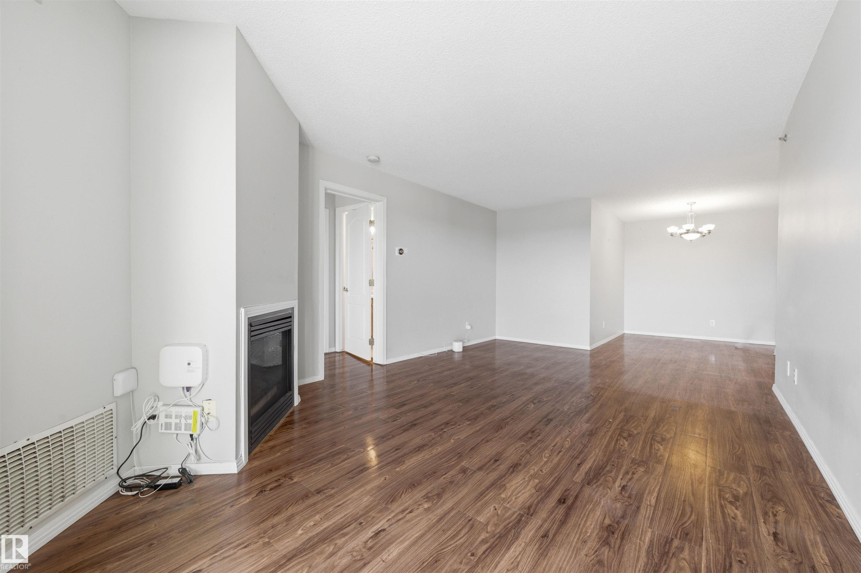 201 9640 105 Street, Edmonton, AB - Indoor Photo Showing Other Room