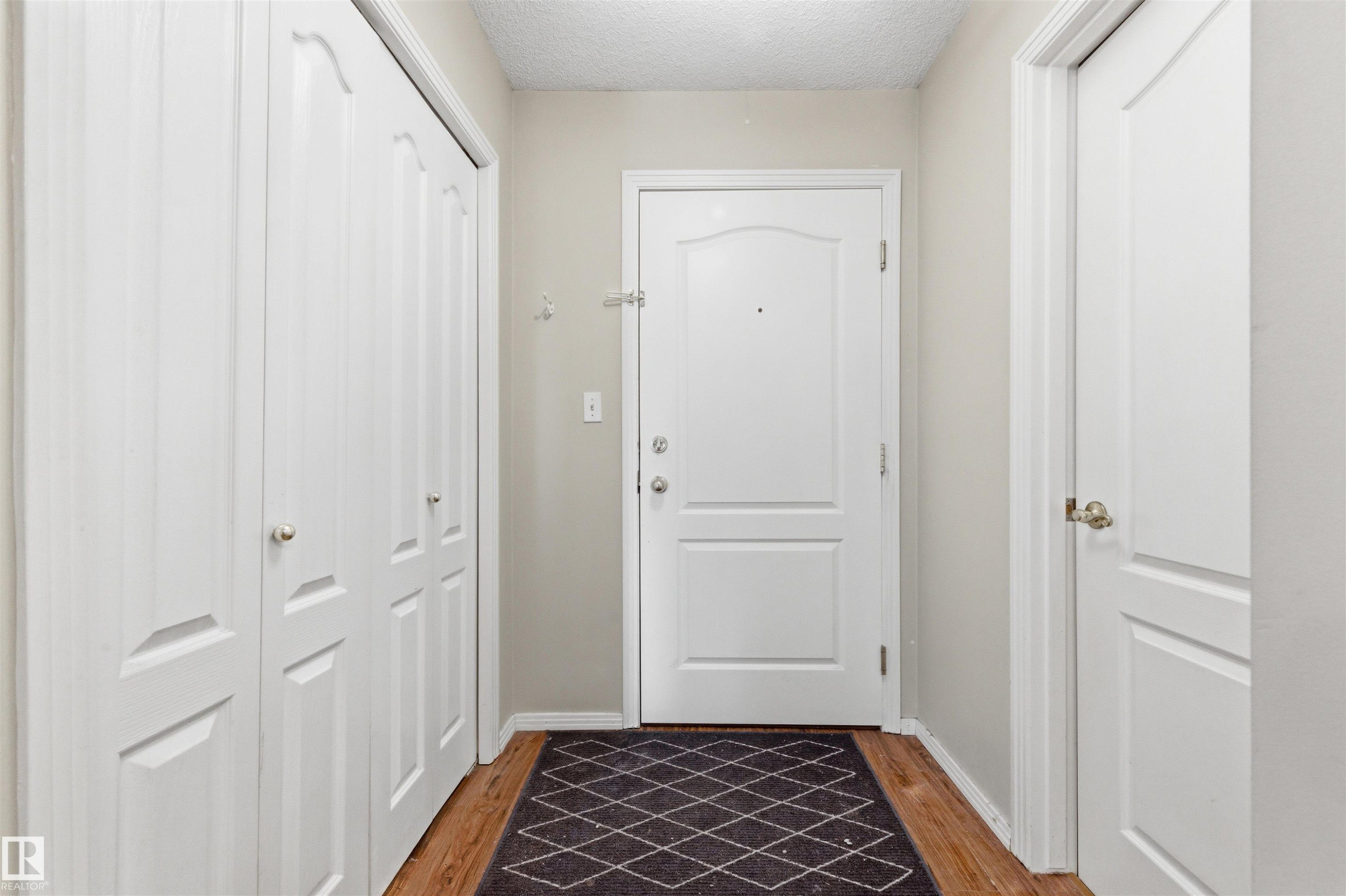 201 9640 105 Street, Edmonton, AB - Indoor Photo Showing Other Room