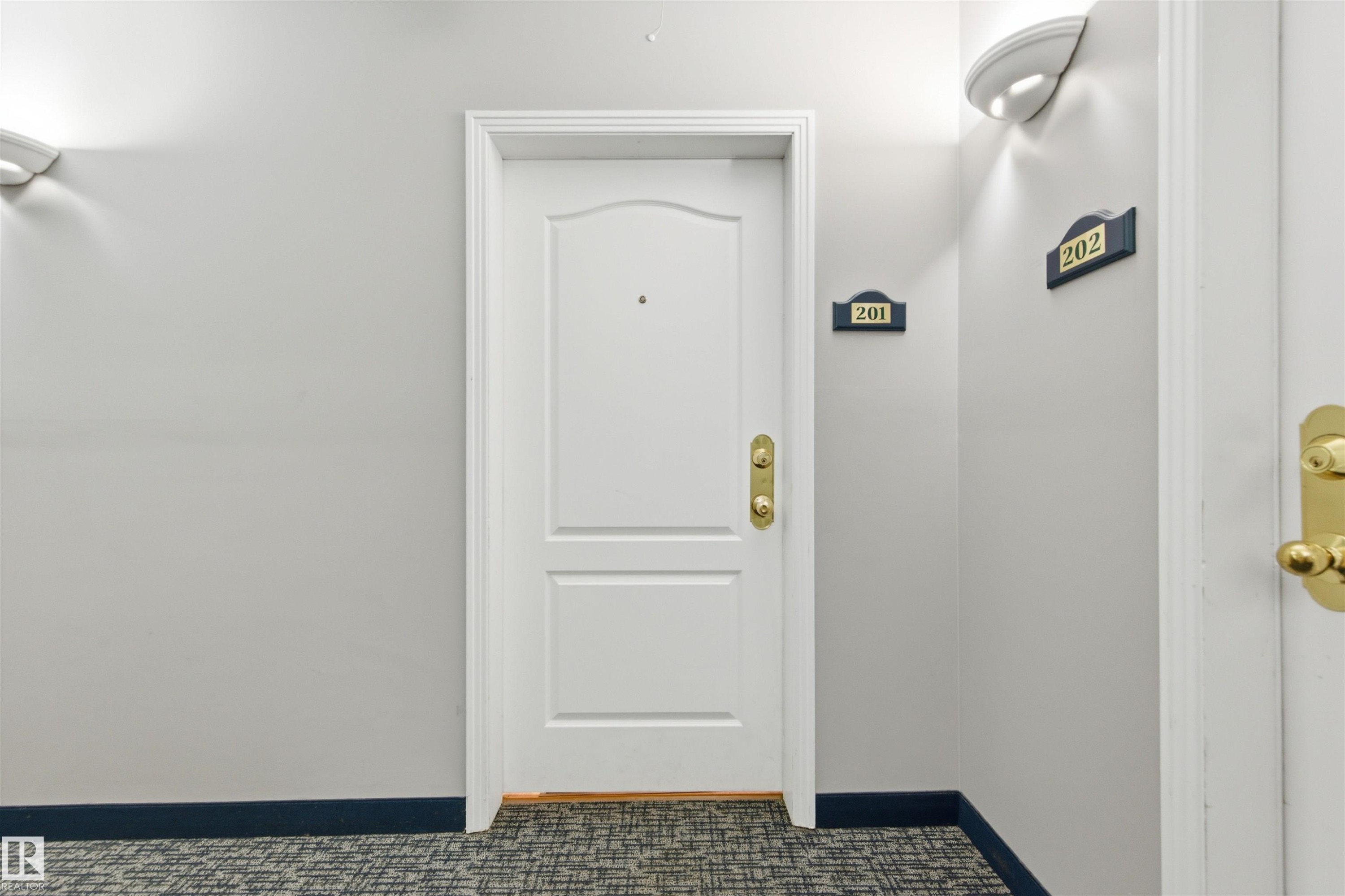 201 9640 105 Street, Edmonton, AB - Indoor Photo Showing Other Room