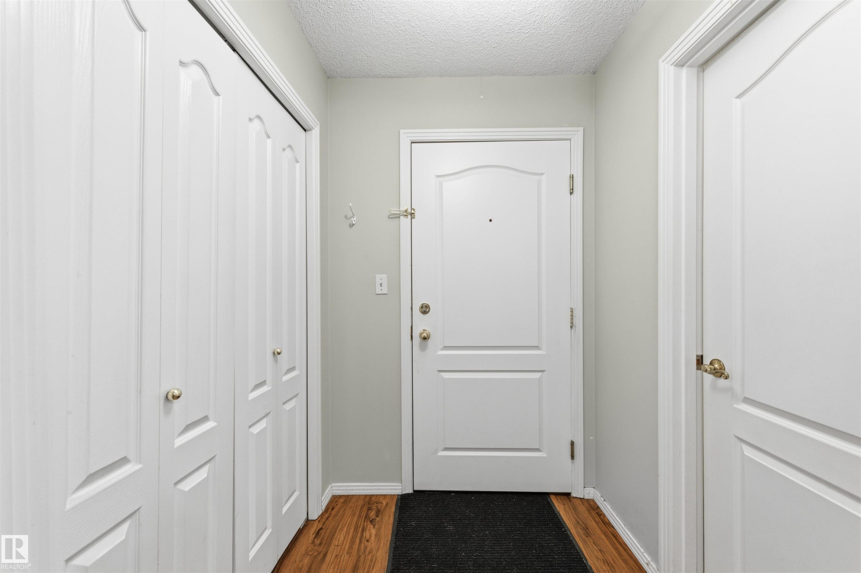 201 9640 105 Street, Edmonton, AB - Indoor Photo Showing Other Room