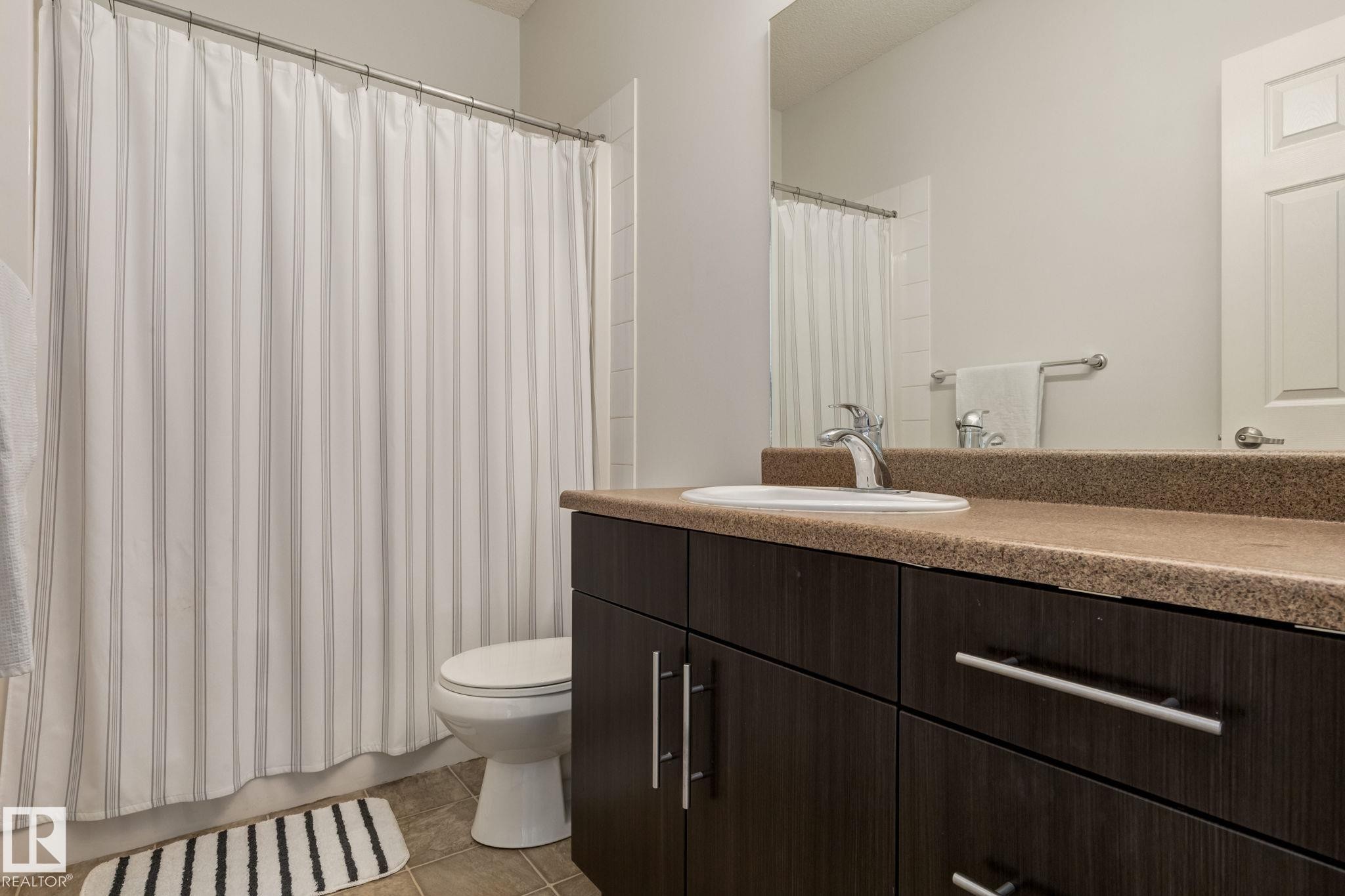 235 263 Macewan Road, Edmonton, AB - Indoor Photo Showing Bathroom