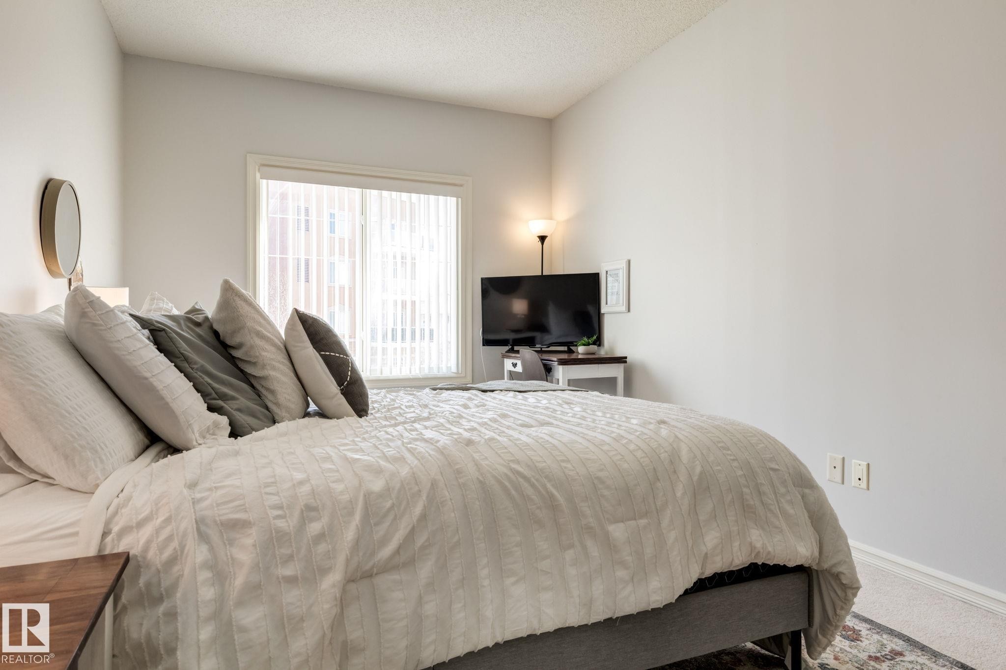 235 263 Macewan Road, Edmonton, AB - Indoor Photo Showing Bedroom