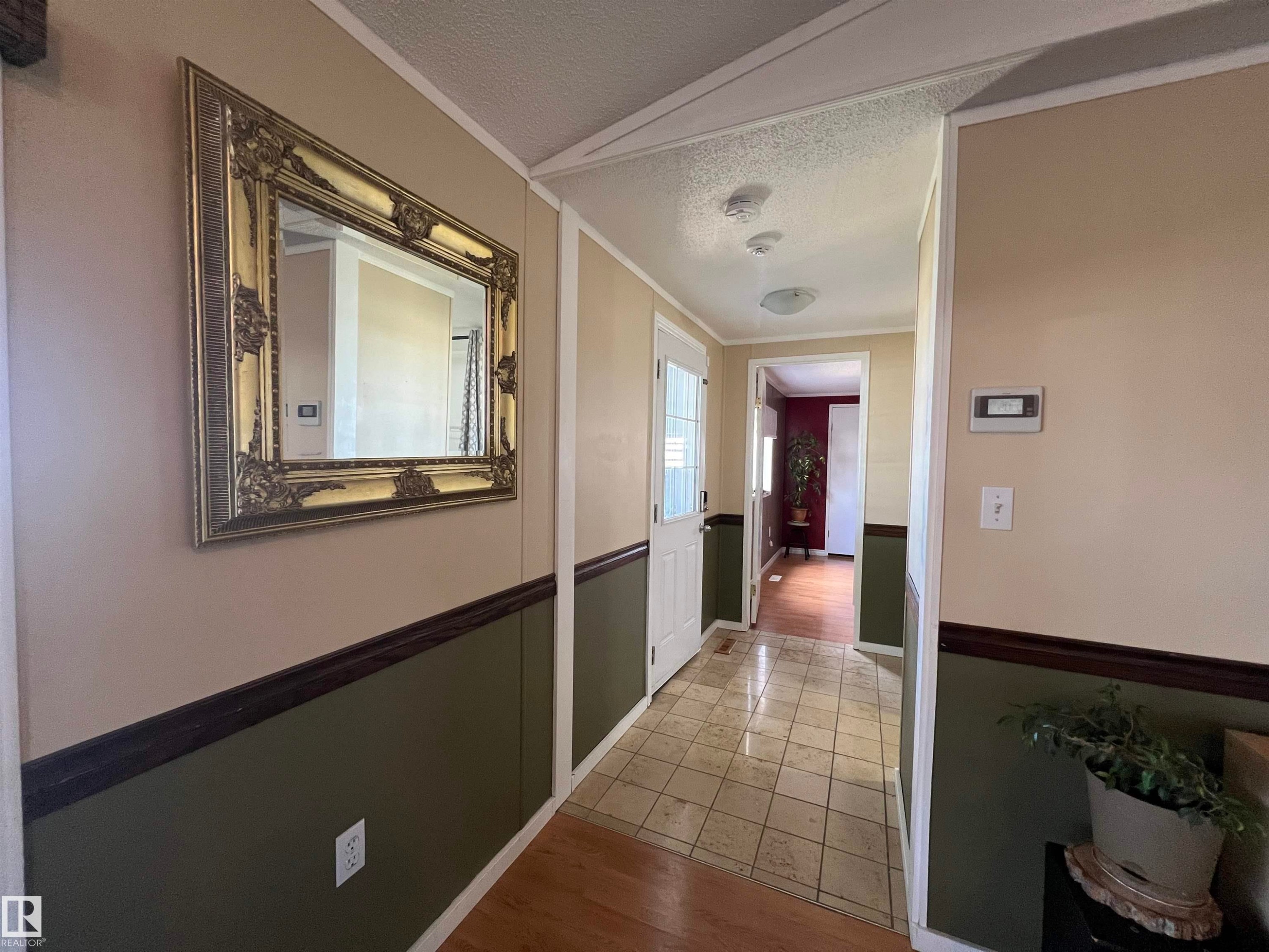 2 Sunset Boulevard, Spruce Grove, AB - Indoor Photo Showing Other Room