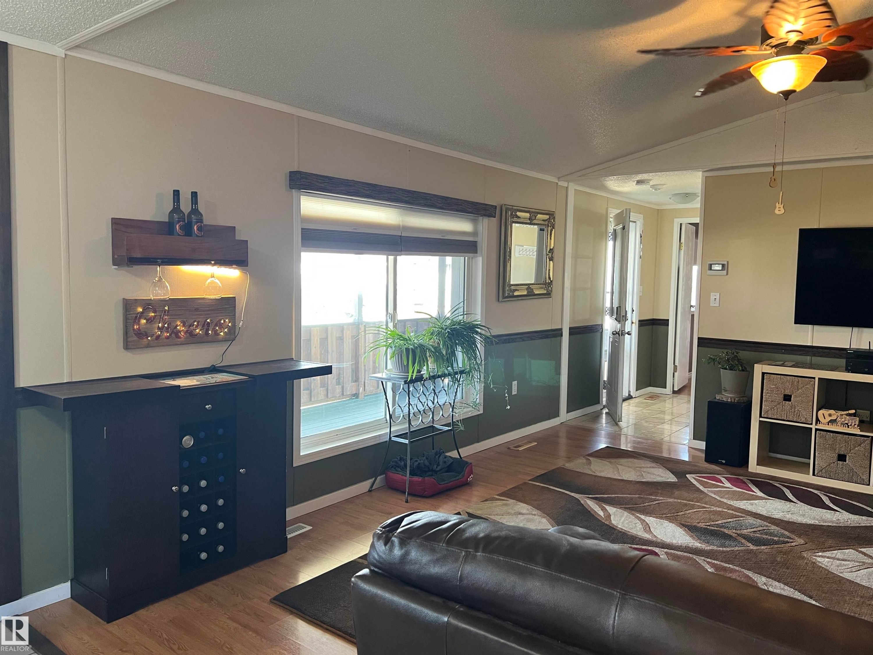2 Sunset Boulevard, Spruce Grove, AB - Indoor