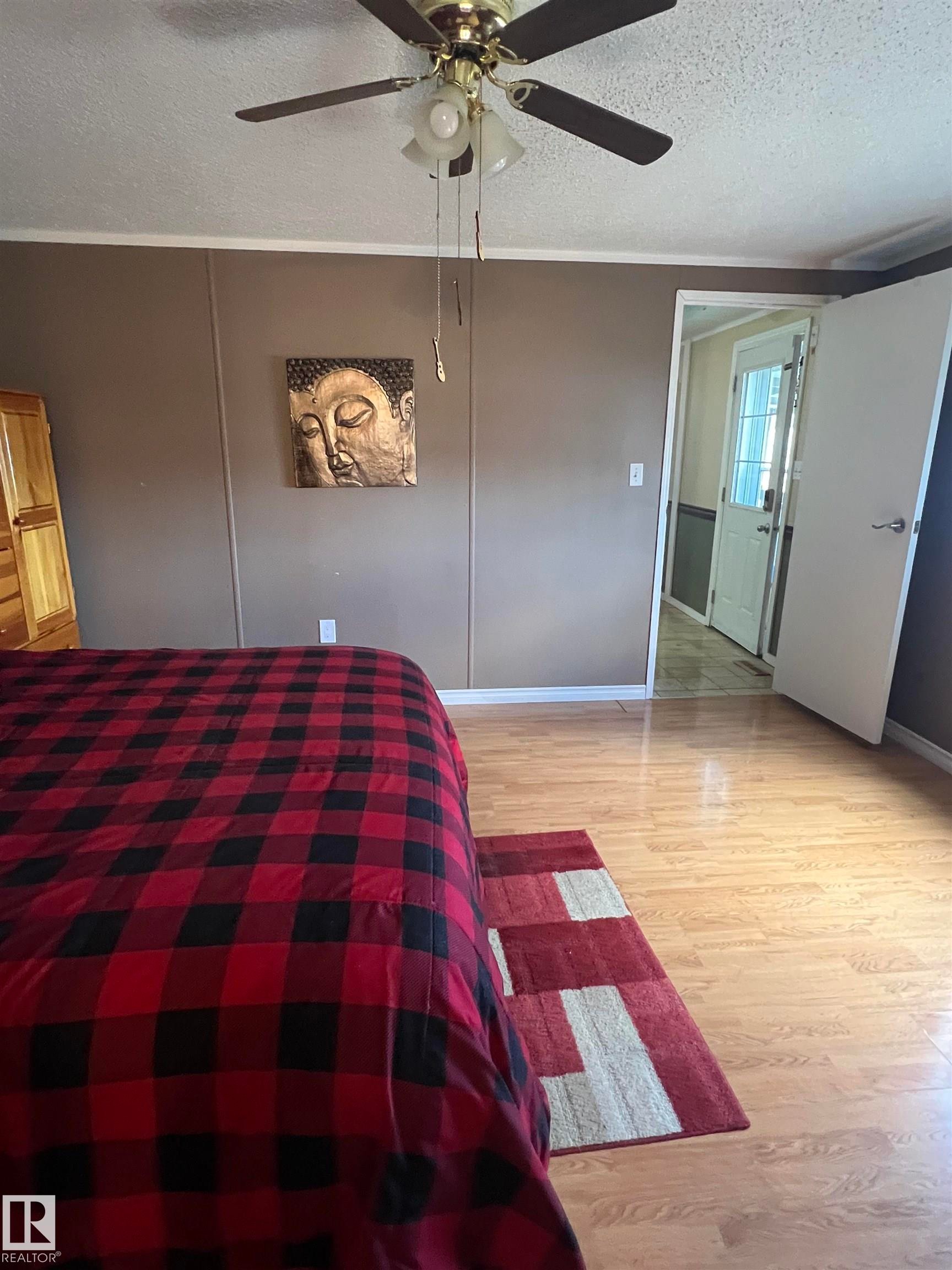 2 Sunset Boulevard, Spruce Grove, AB - Indoor Photo Showing Bedroom
