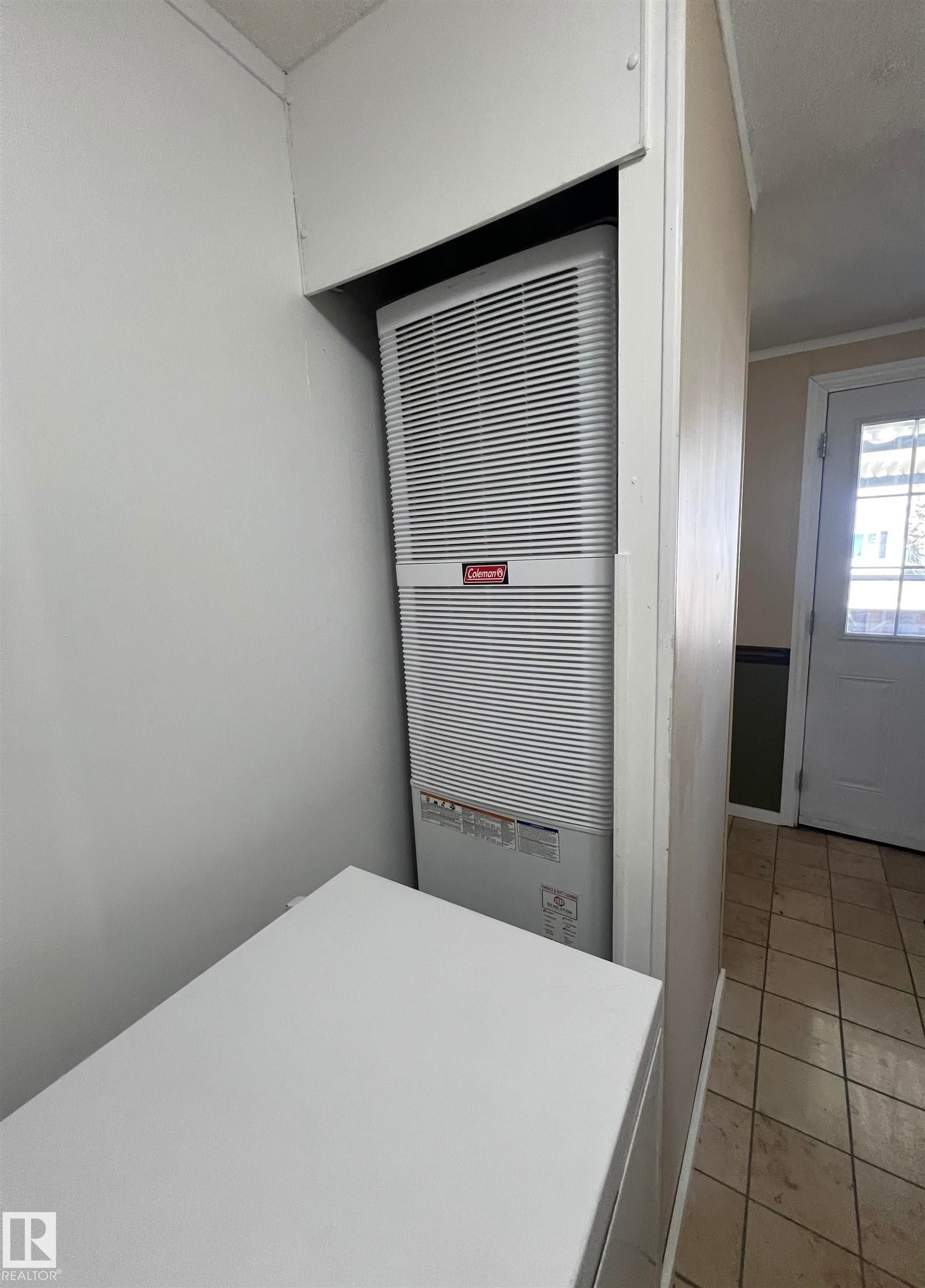2 Sunset Boulevard, Spruce Grove, AB - Indoor
