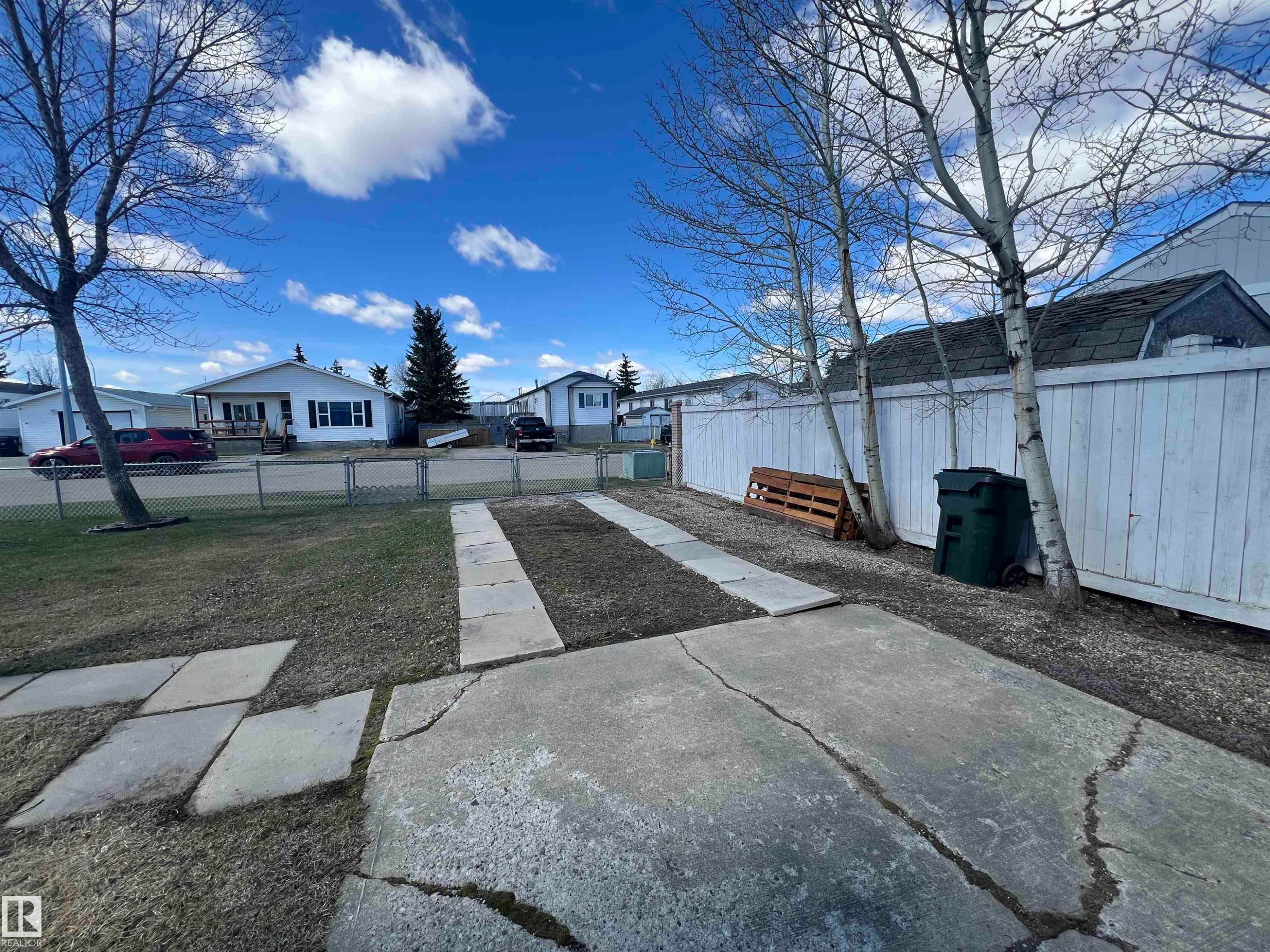 2 Sunset Boulevard, Spruce Grove, AB - Outdoor