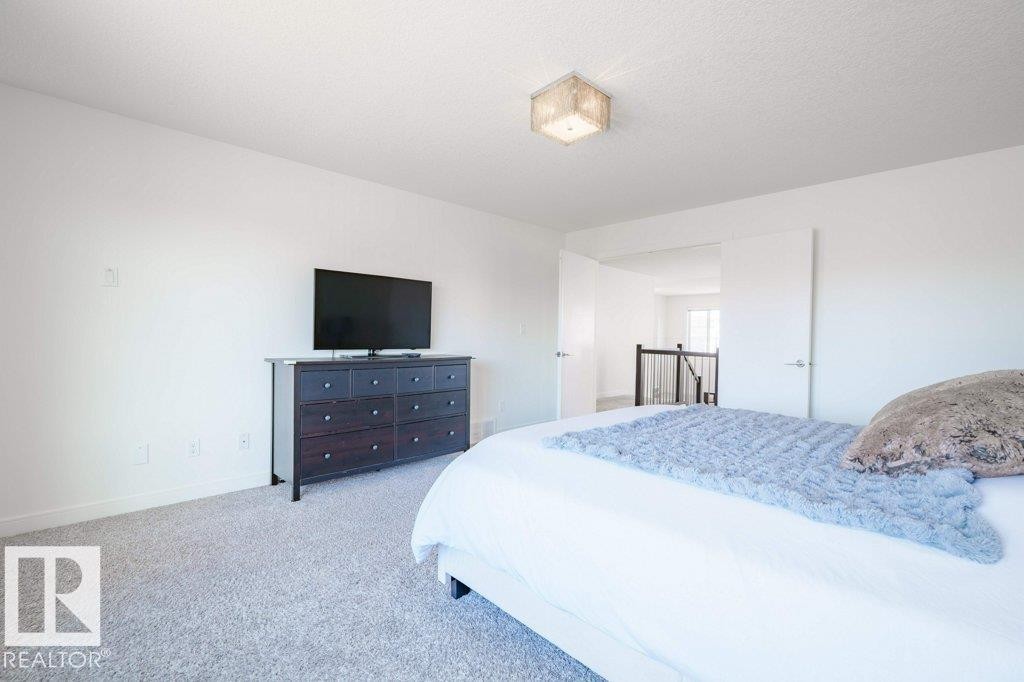 3386 Cutler Crescent, Edmonton, AB - Indoor Photo Showing Bedroom