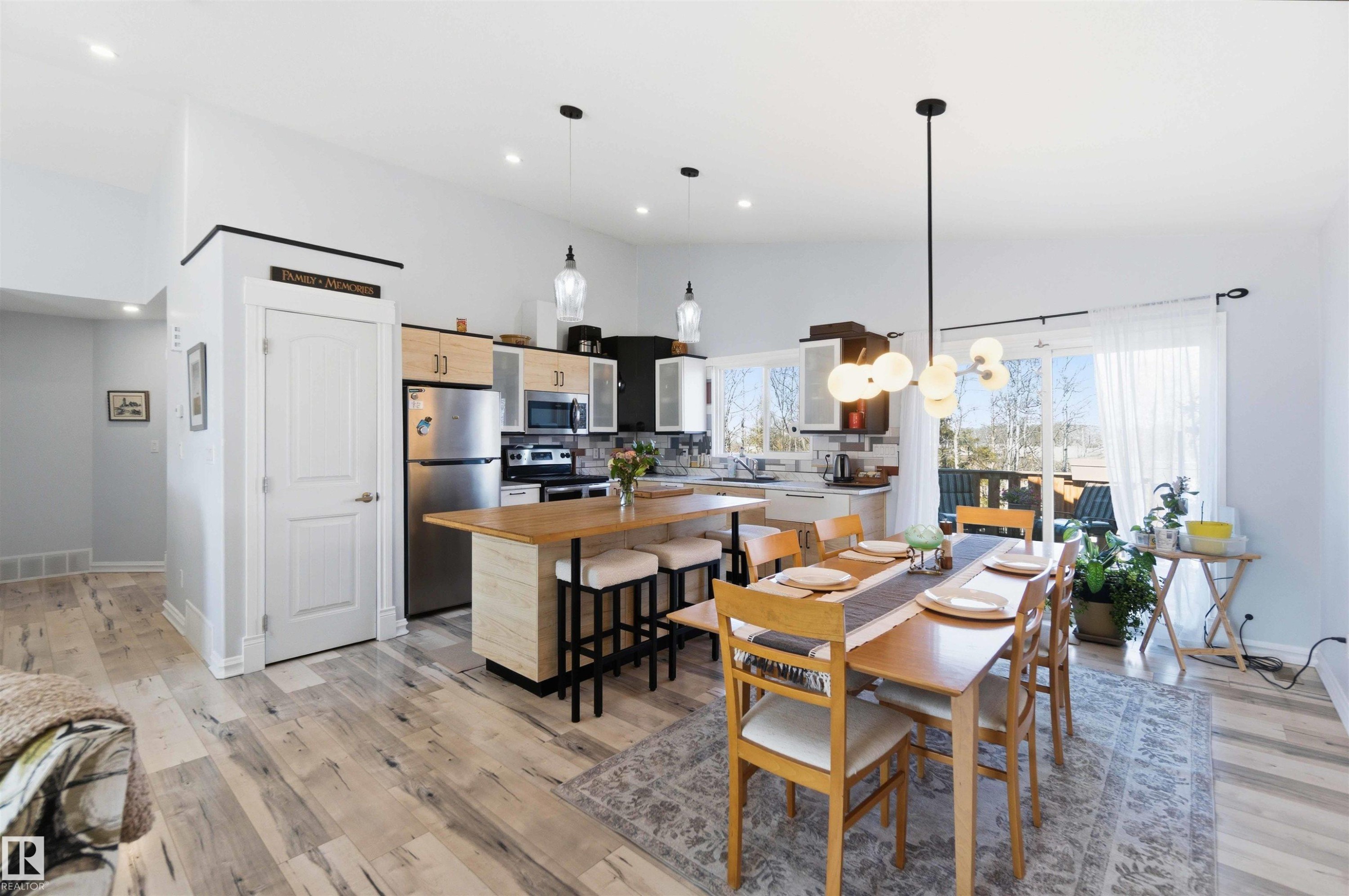 4328 48A Ave, Onoway, AB - Indoor