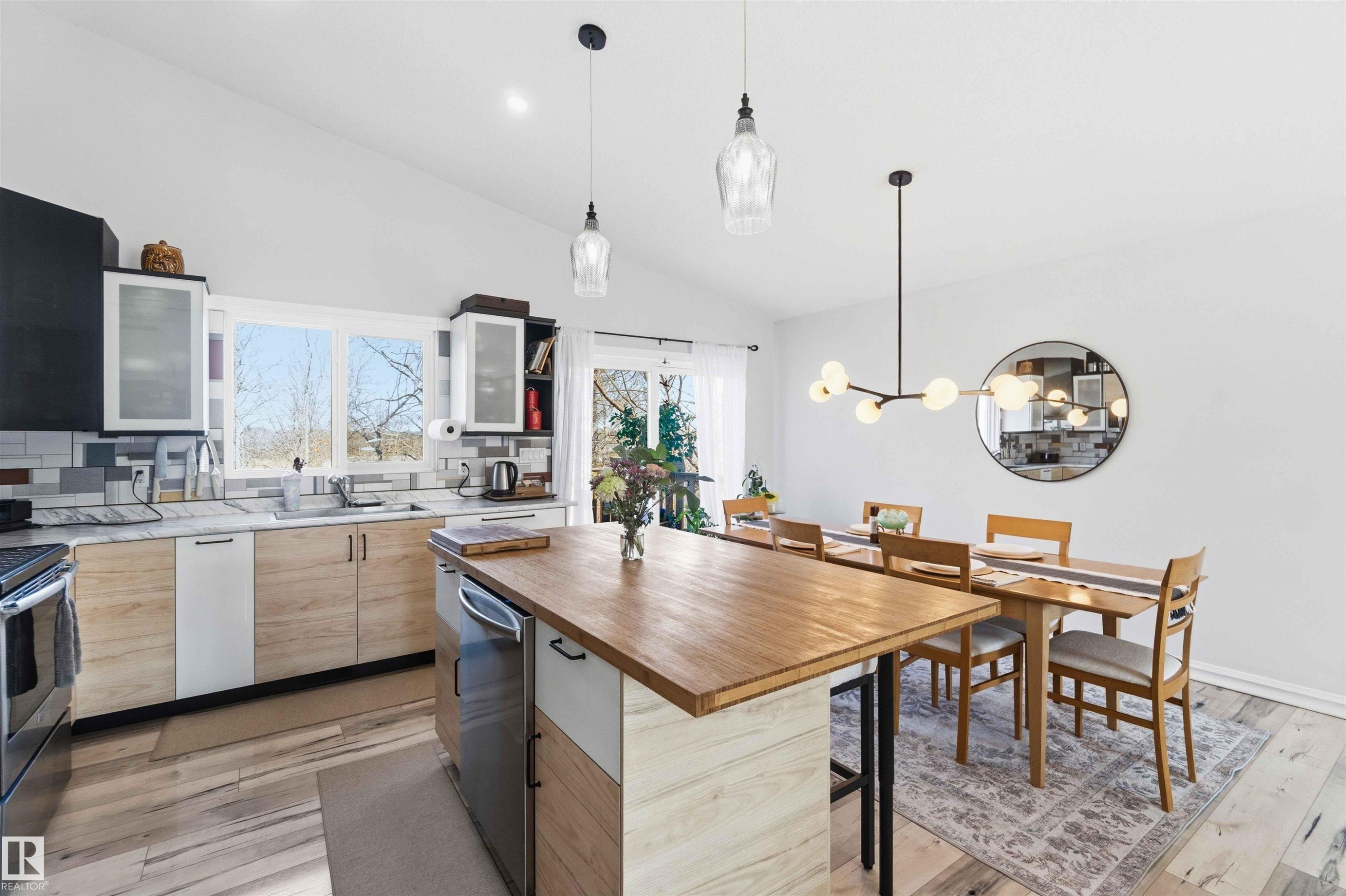 4328 48A Ave, Onoway, AB - Indoor