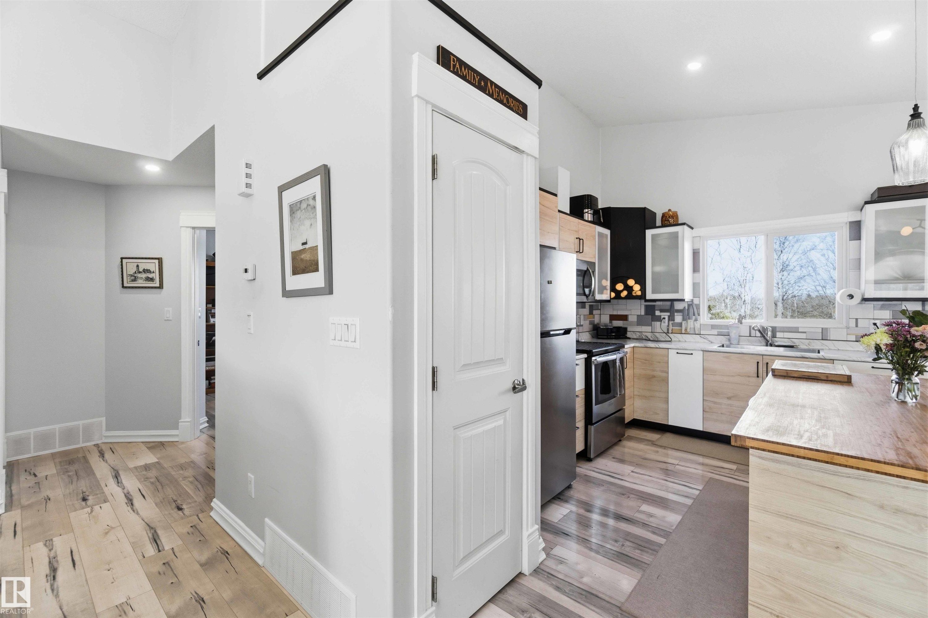 4328 48A Ave, Onoway, AB - Indoor