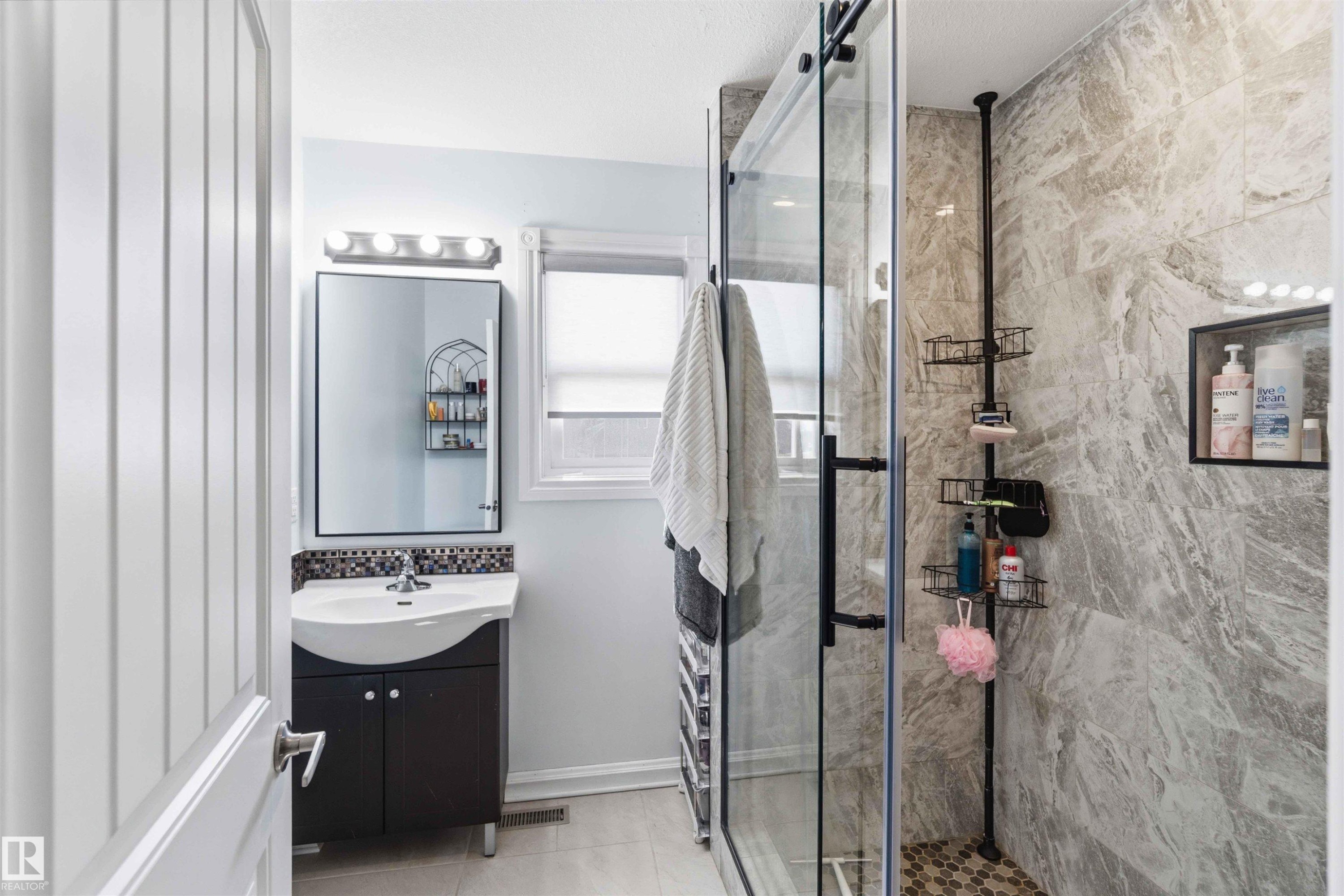 4328 48A Ave, Onoway, AB - Indoor Photo Showing Bathroom