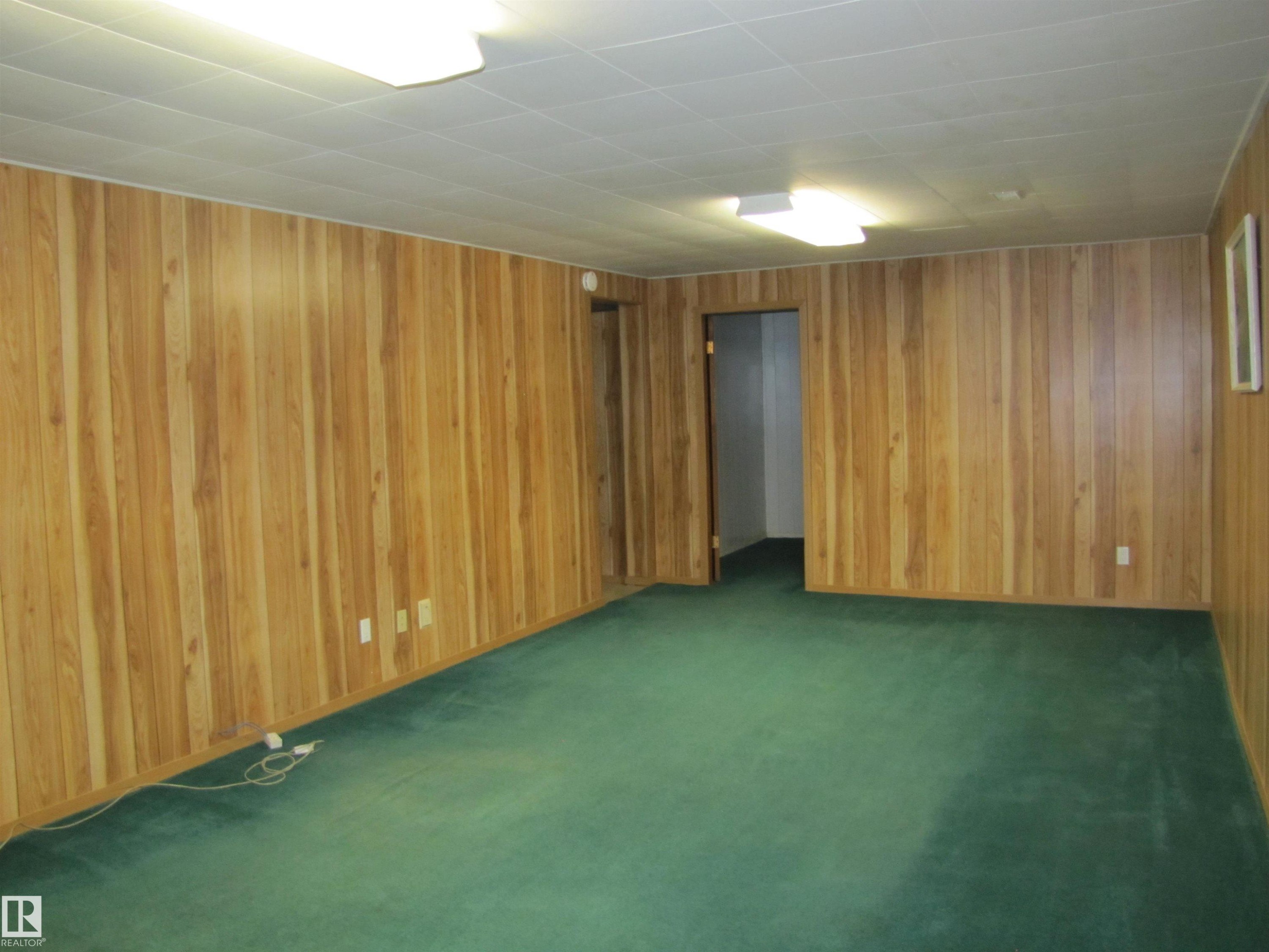 6832 83 Avenue, Edmonton, AB - Indoor Photo Showing Other Room