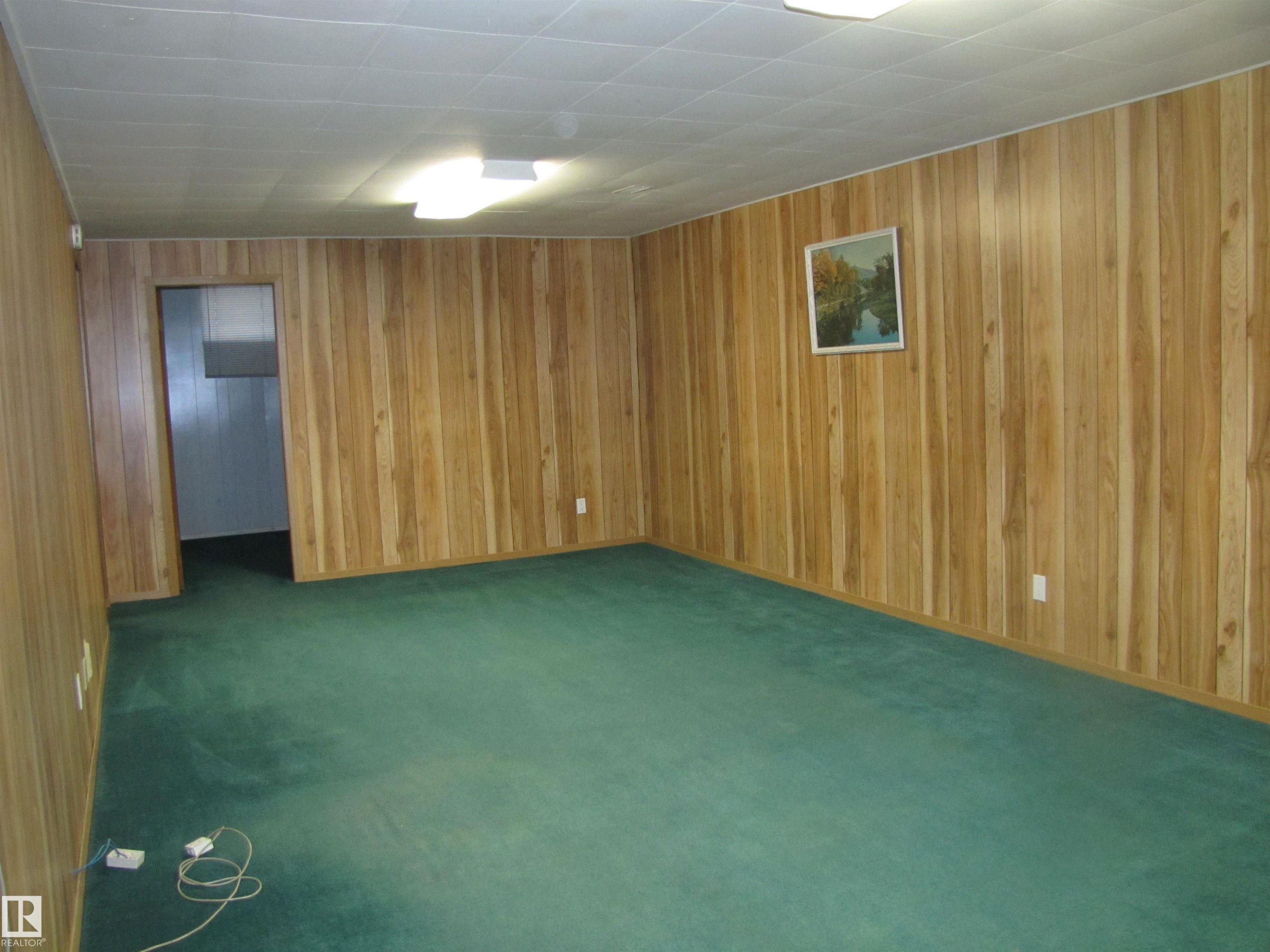 6832 83 Avenue, Edmonton, AB - Indoor Photo Showing Other Room