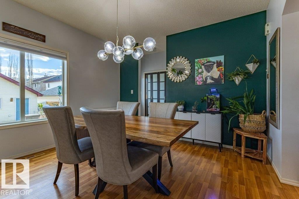 1676 Tomlinson Common, Edmonton, AB - Indoor Photo Showing Dining Room