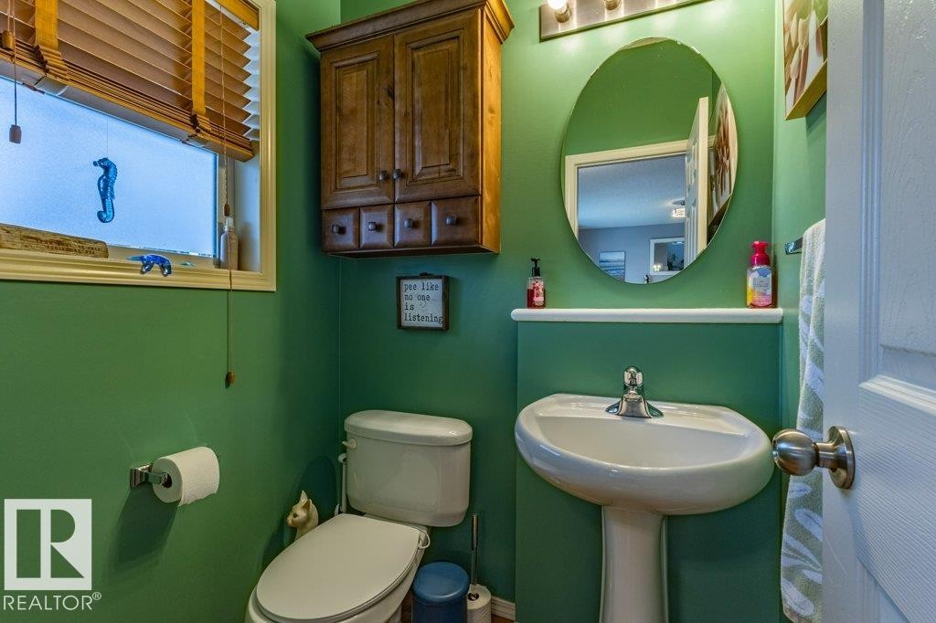 1676 Tomlinson Common, Edmonton, AB - Indoor Photo Showing Bathroom