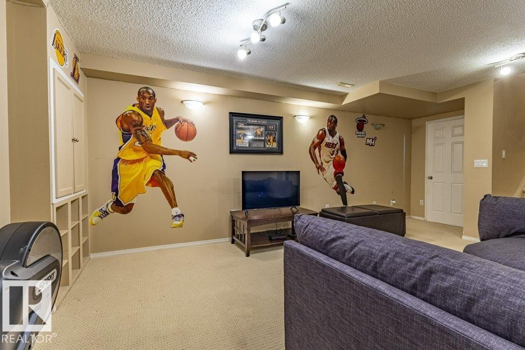 1676 Tomlinson Common, Edmonton, AB - Indoor